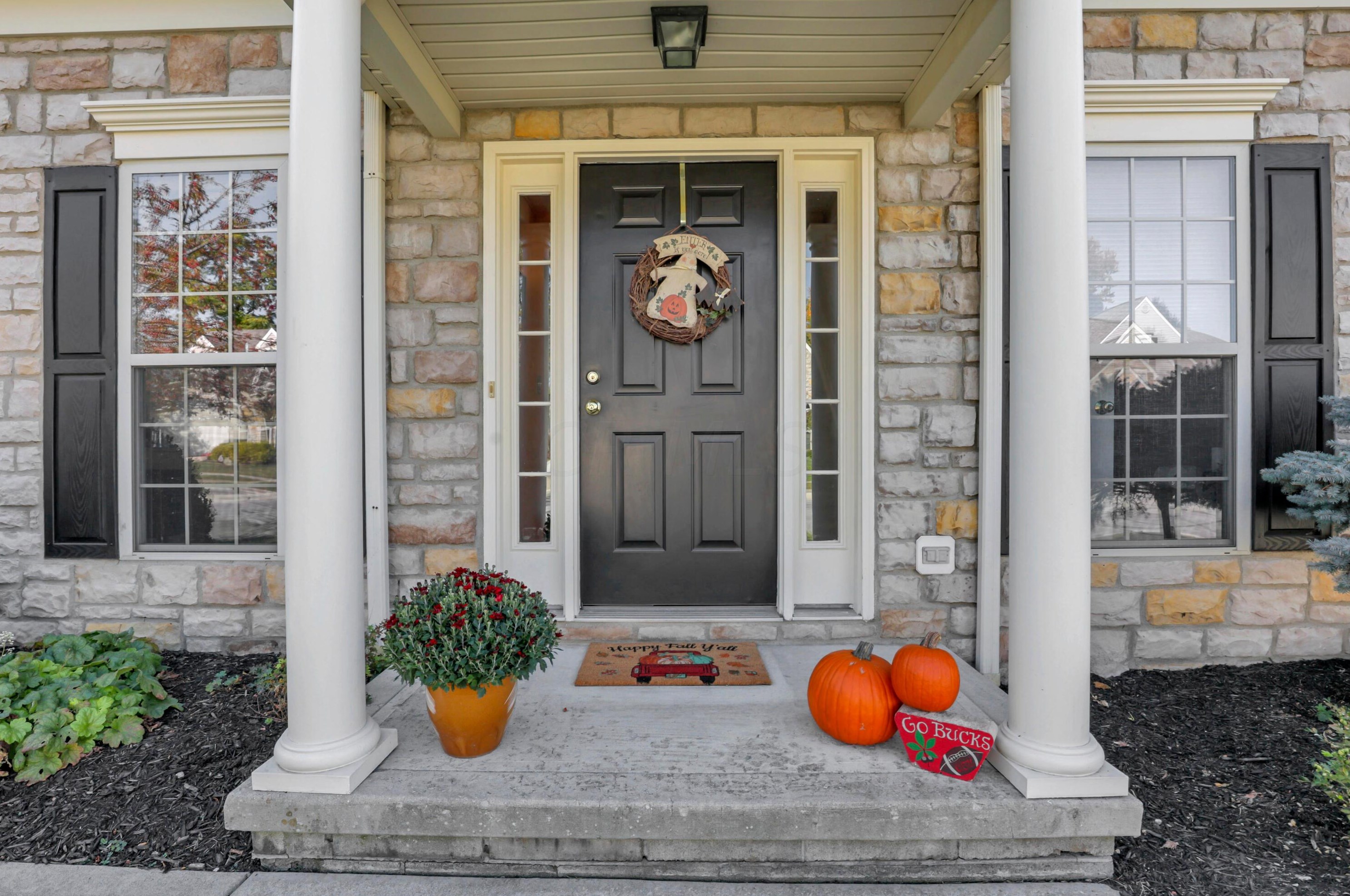 23 Village Green Dr, Westerville, OH 43082-9344