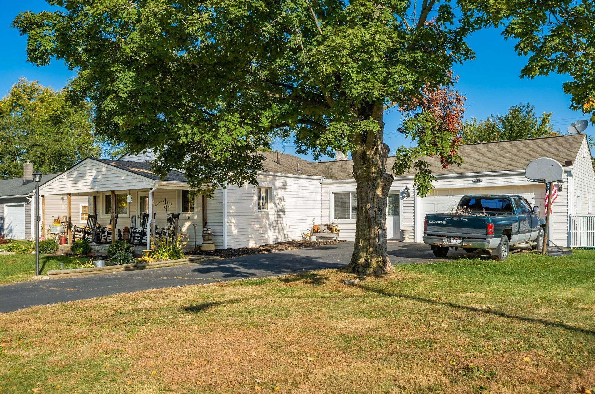 2466 Howard Rd, Columbus, OH 43207-4537