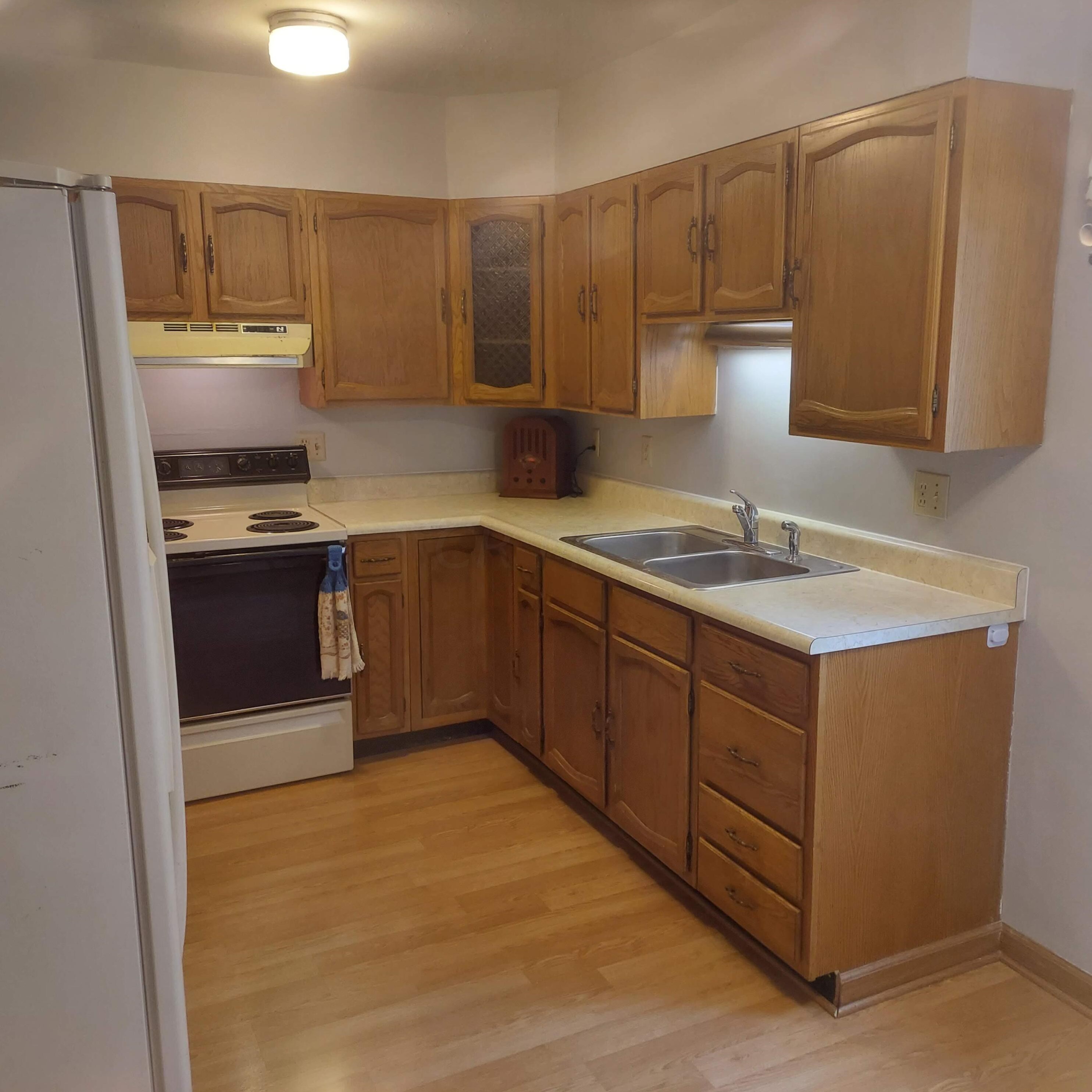 983 Eureka Ave, Columbus, OH 43204-2836