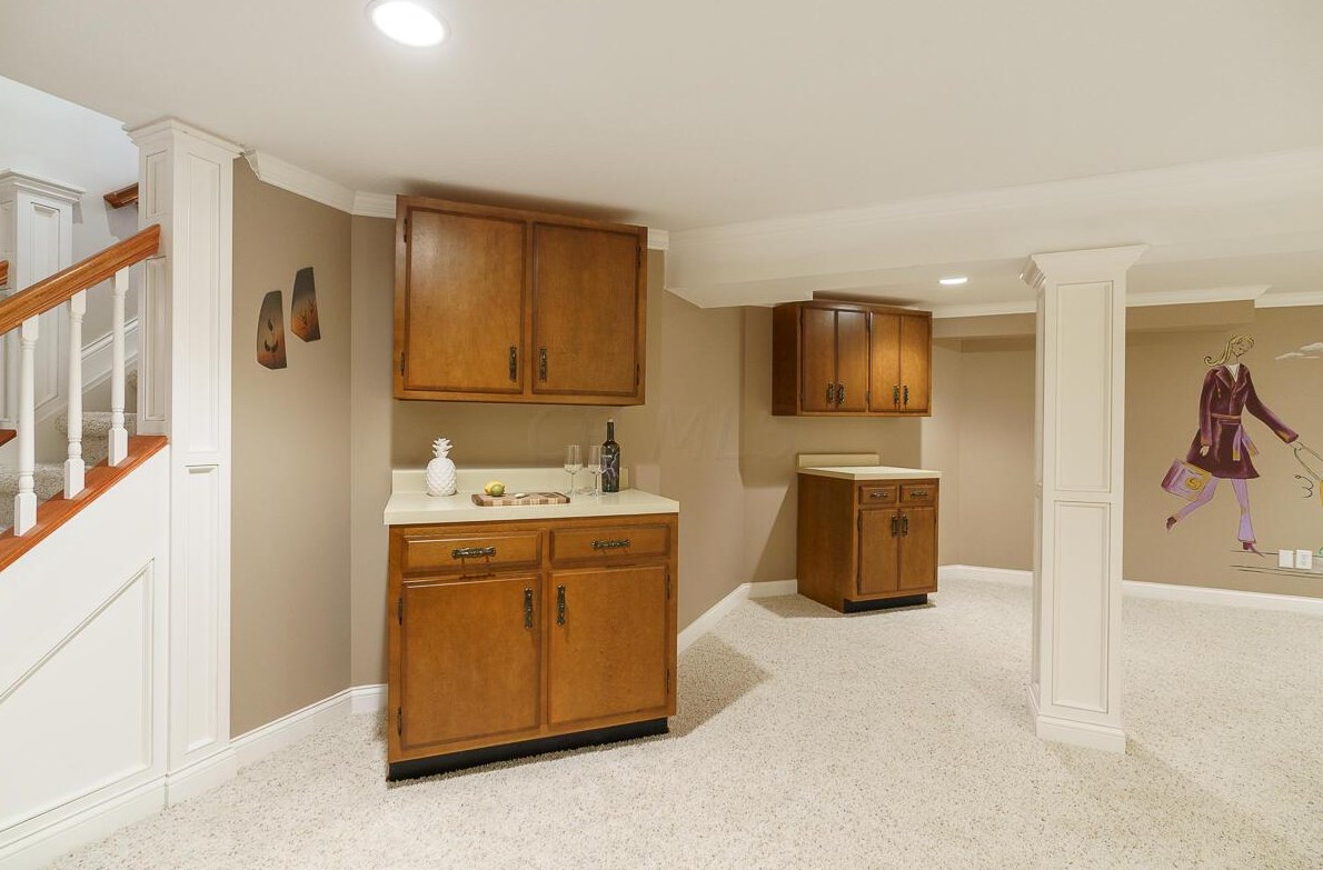 1620 Mccoy Rd, Columbus OH 43220-4408 exterior