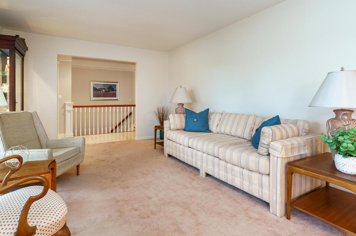 1620 Mccoy Rd, Columbus OH 43220-4408 exterior