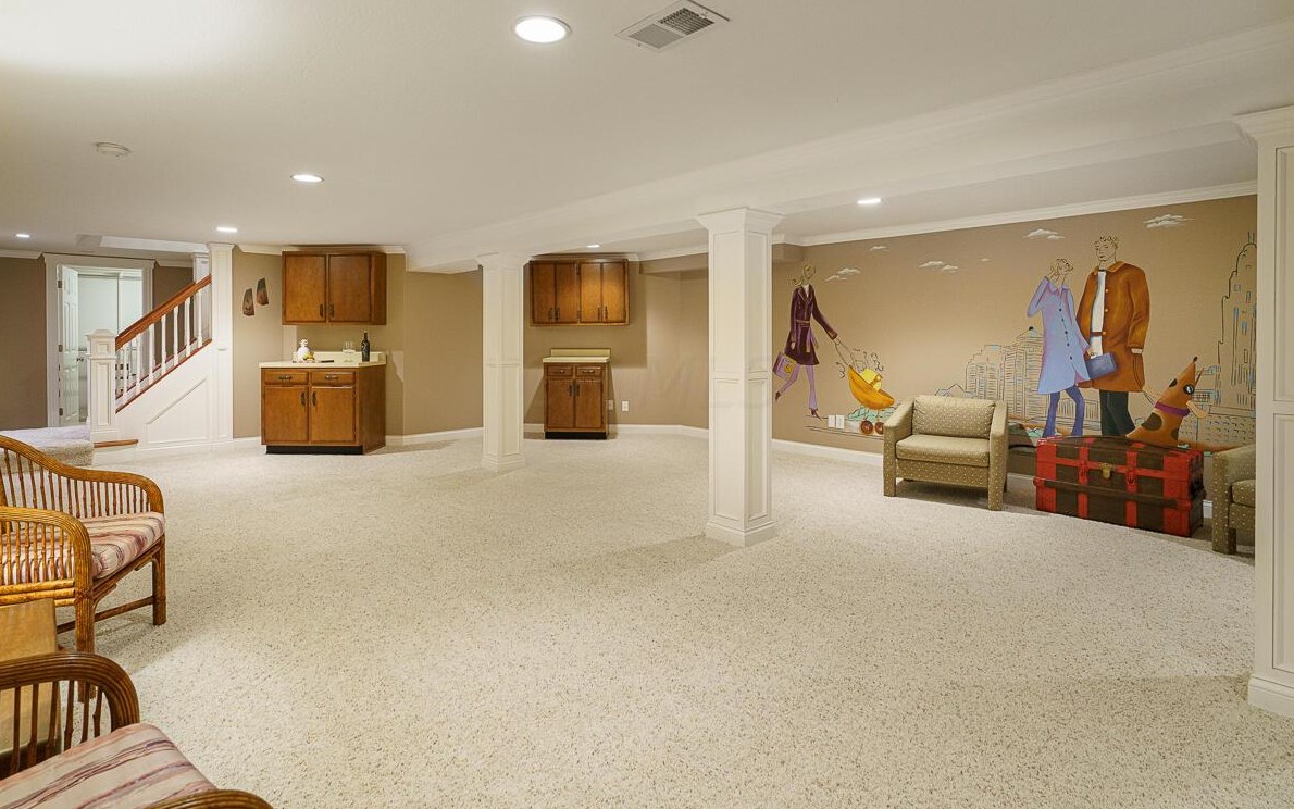 1620 Mccoy Rd, Columbus OH 43220-4408 exterior