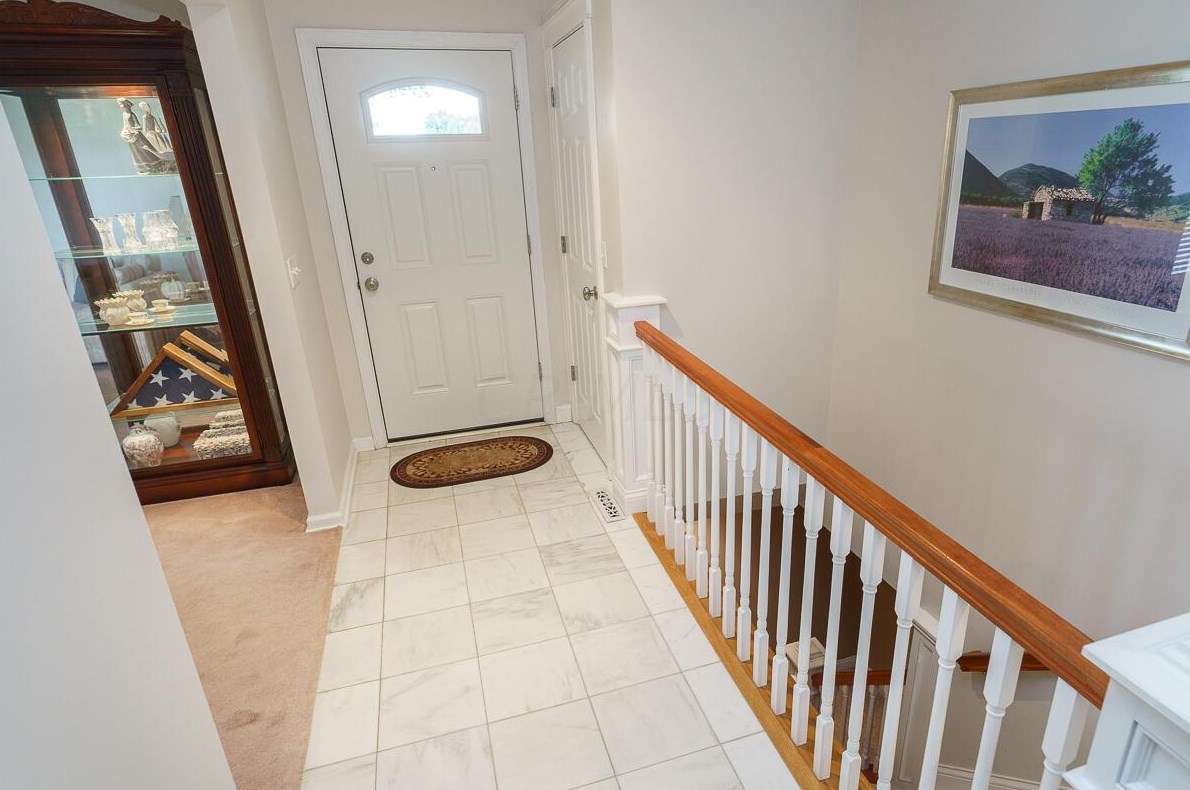 1620 Mccoy Rd, Columbus OH 43220-4408 exterior