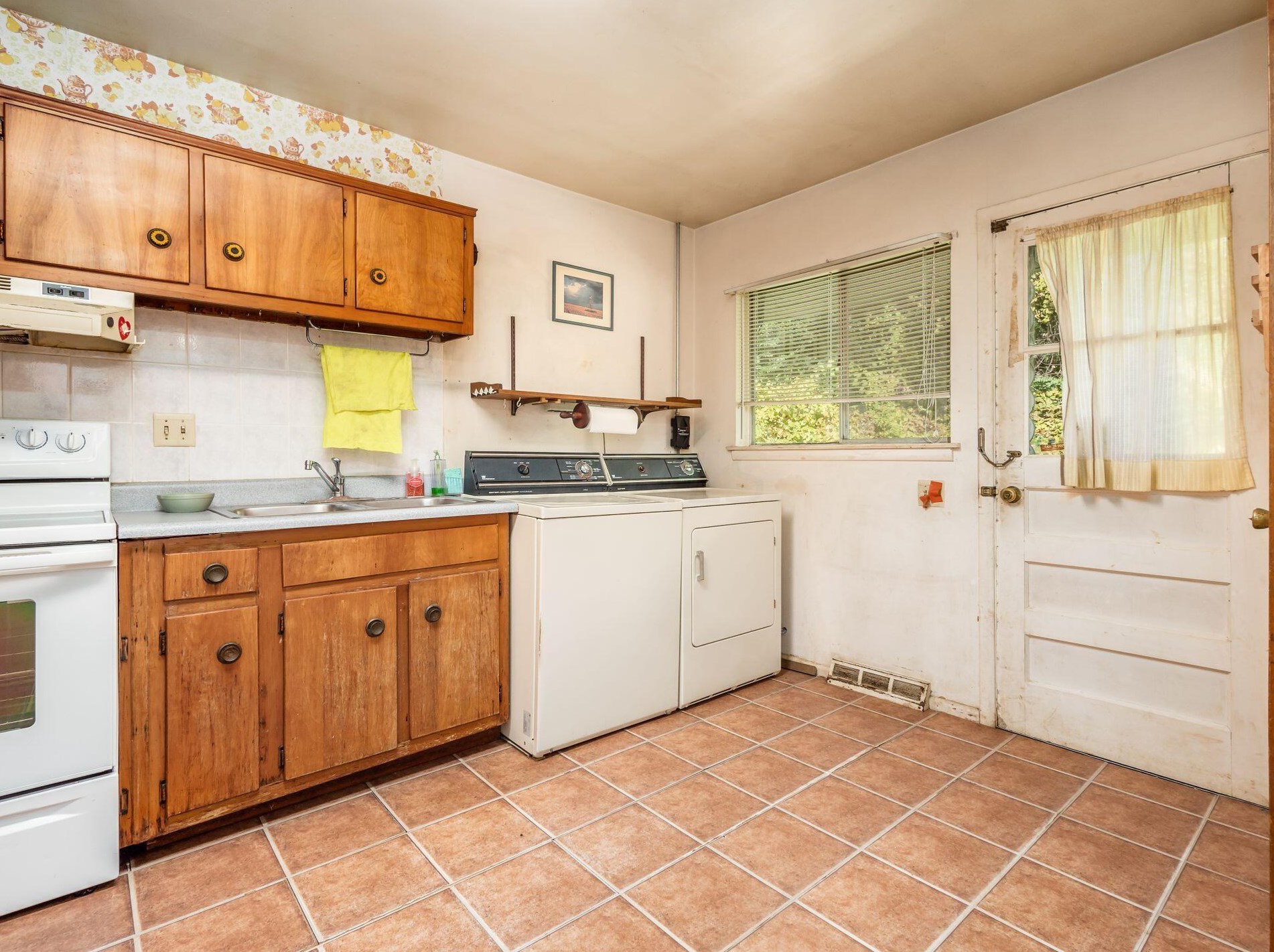 714 Stinchcomb Dr, Columbus OH 43202-1767 exterior