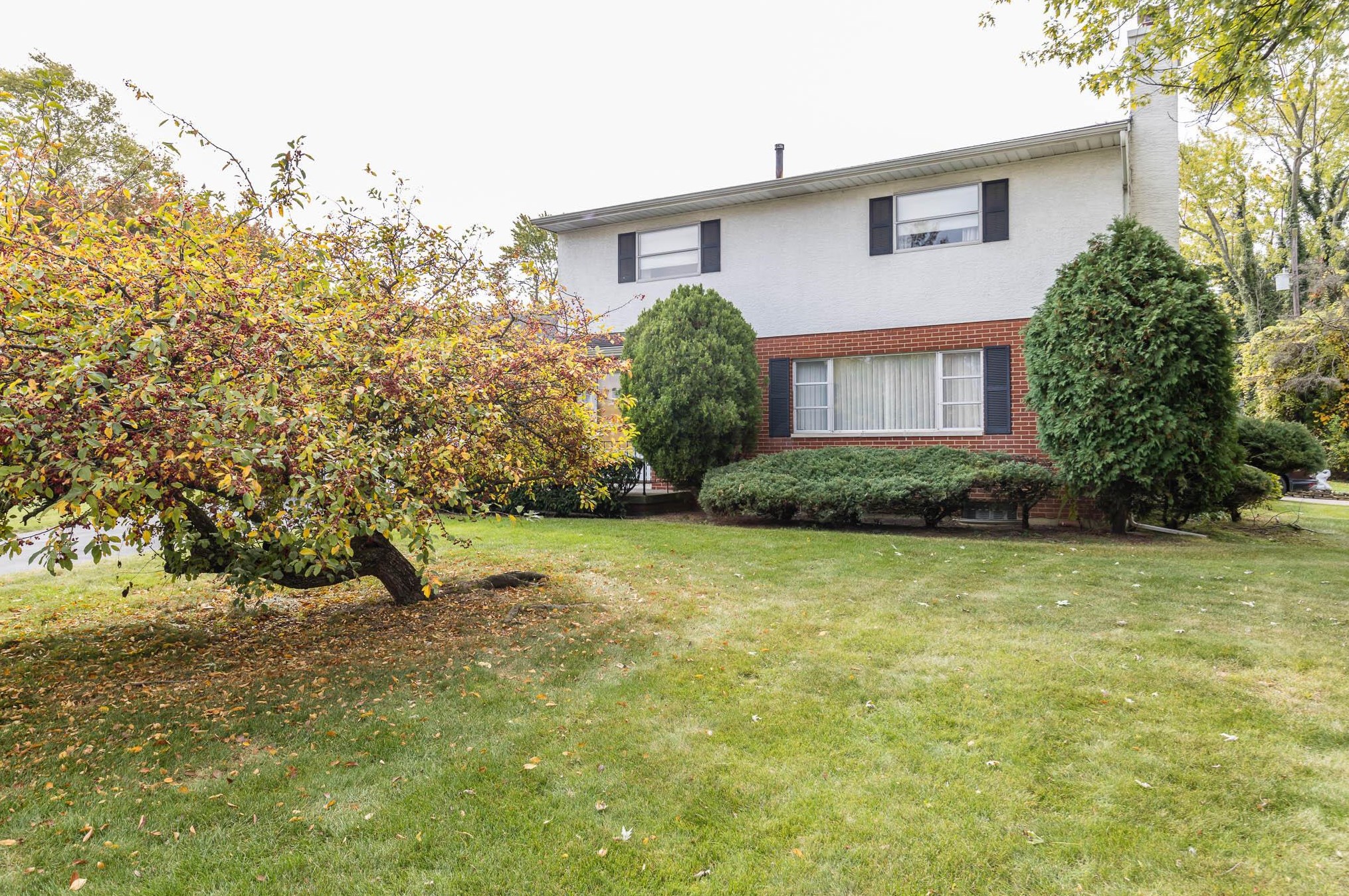 3083 Cressing Pl, Columbus, OH 43227-1836