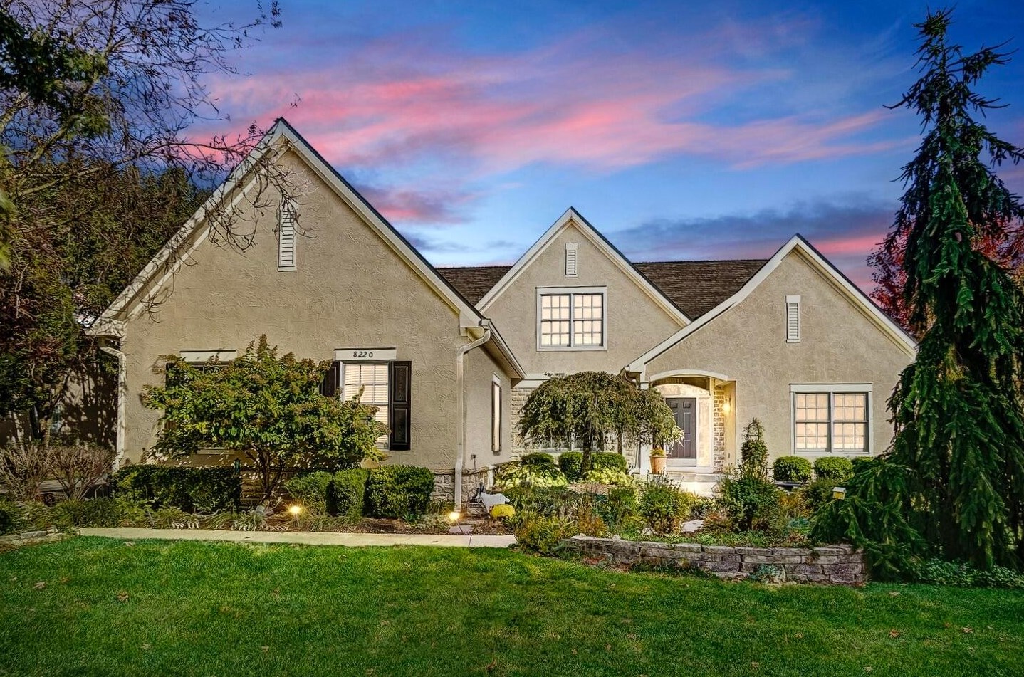 8220 Campden Lakes Blvd, Dublin, OH 43016-8252