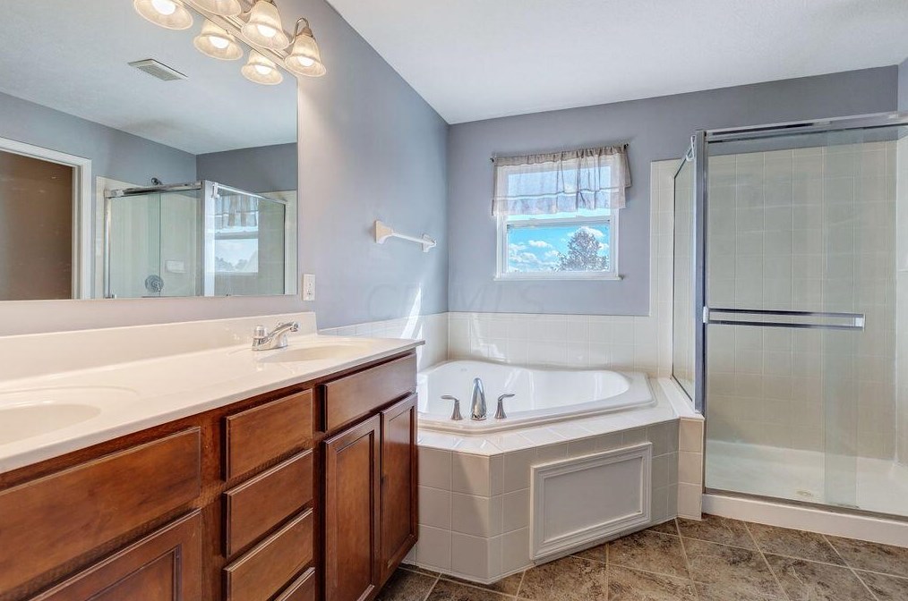 618 Preston Trl Dr, Pickerington OH 43147-2111 exterior