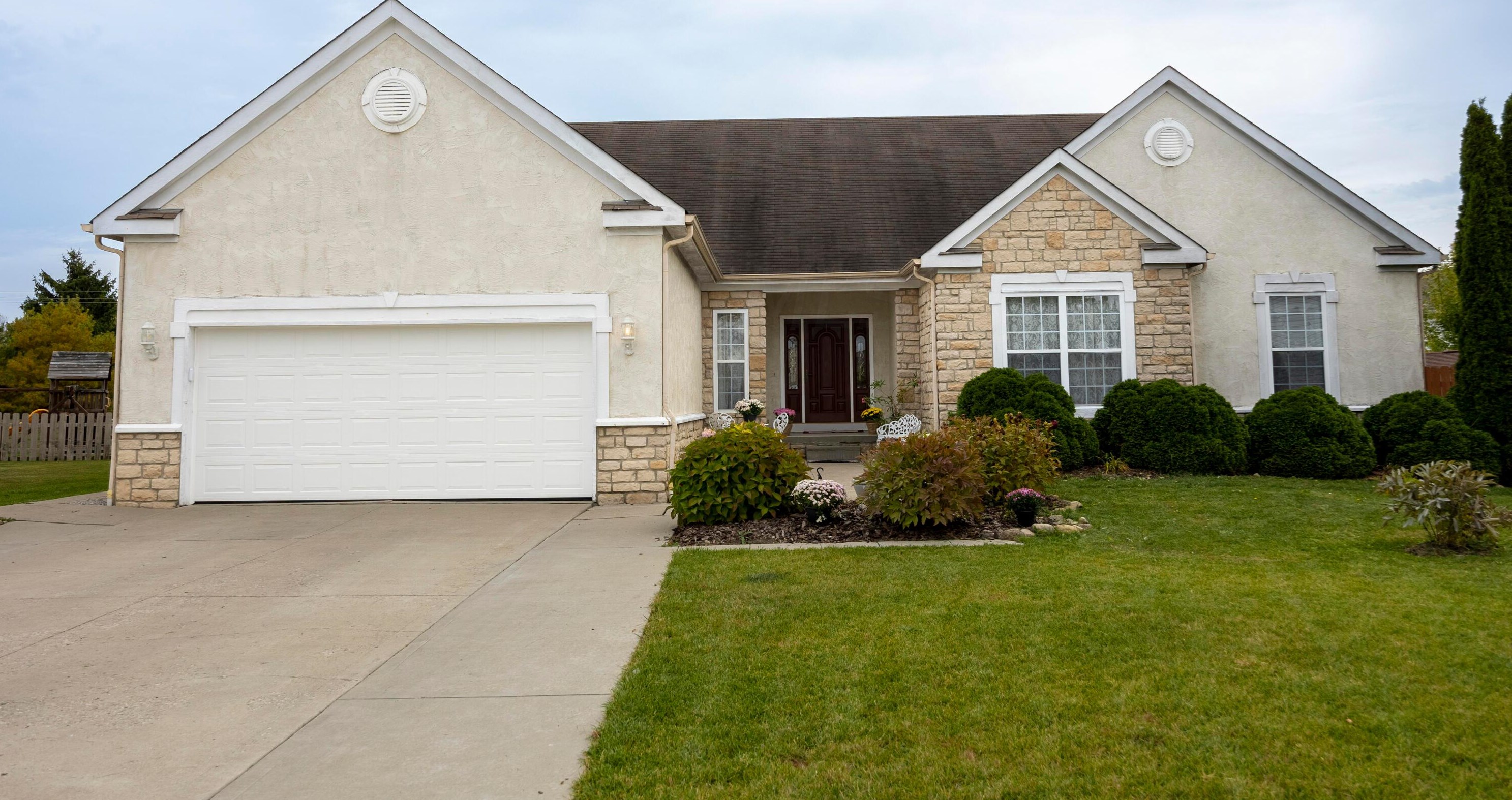 2996 Collier Hill Ct, Hilliard, OH 43026