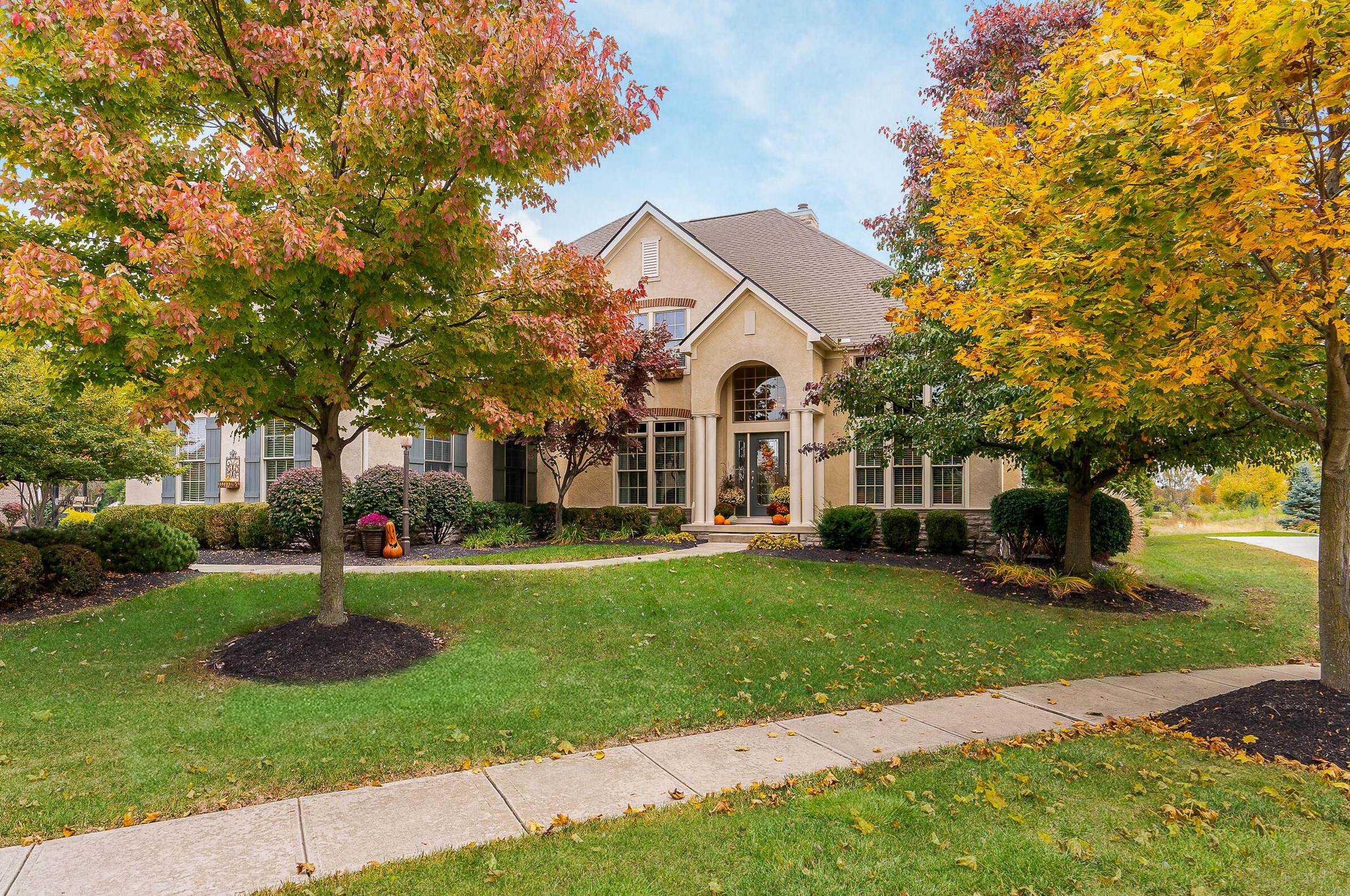 5754 Glendavon Pl, Dublin, OH 43016-6158