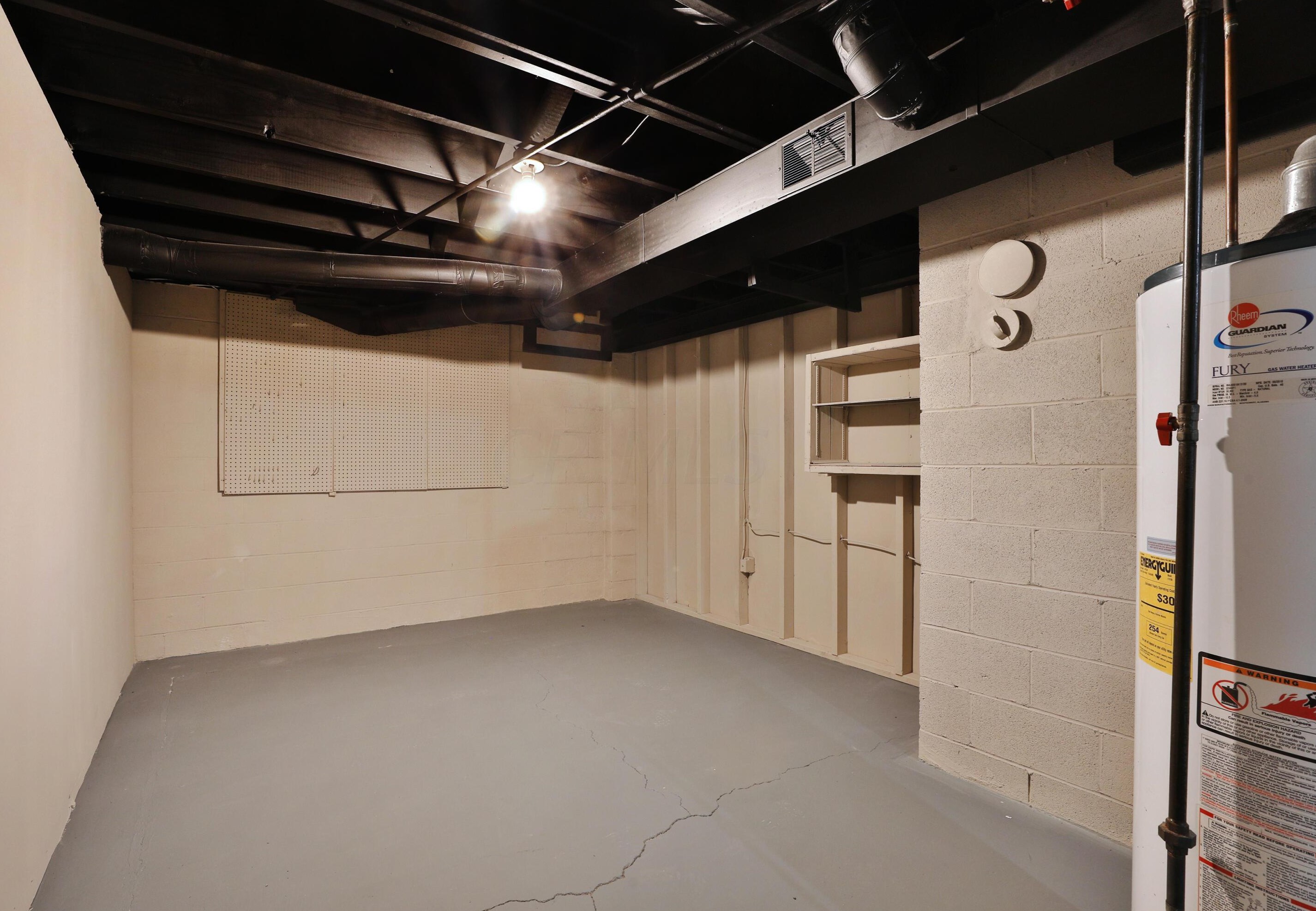 2277 Nayland Rd, Columbus OH  43220-4654 exterior