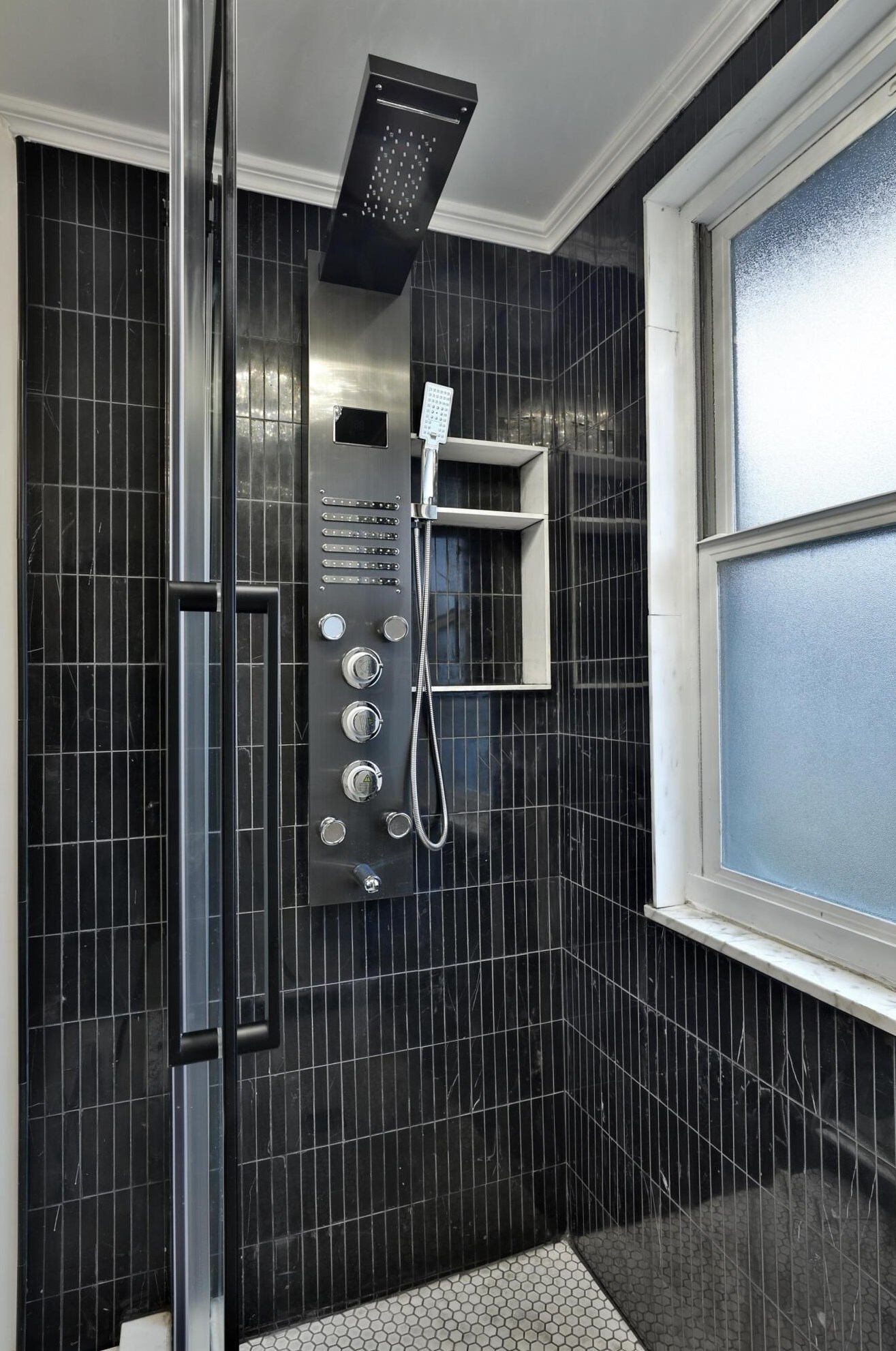 2277 Nayland Rd, Columbus OH  43220-4654 exterior