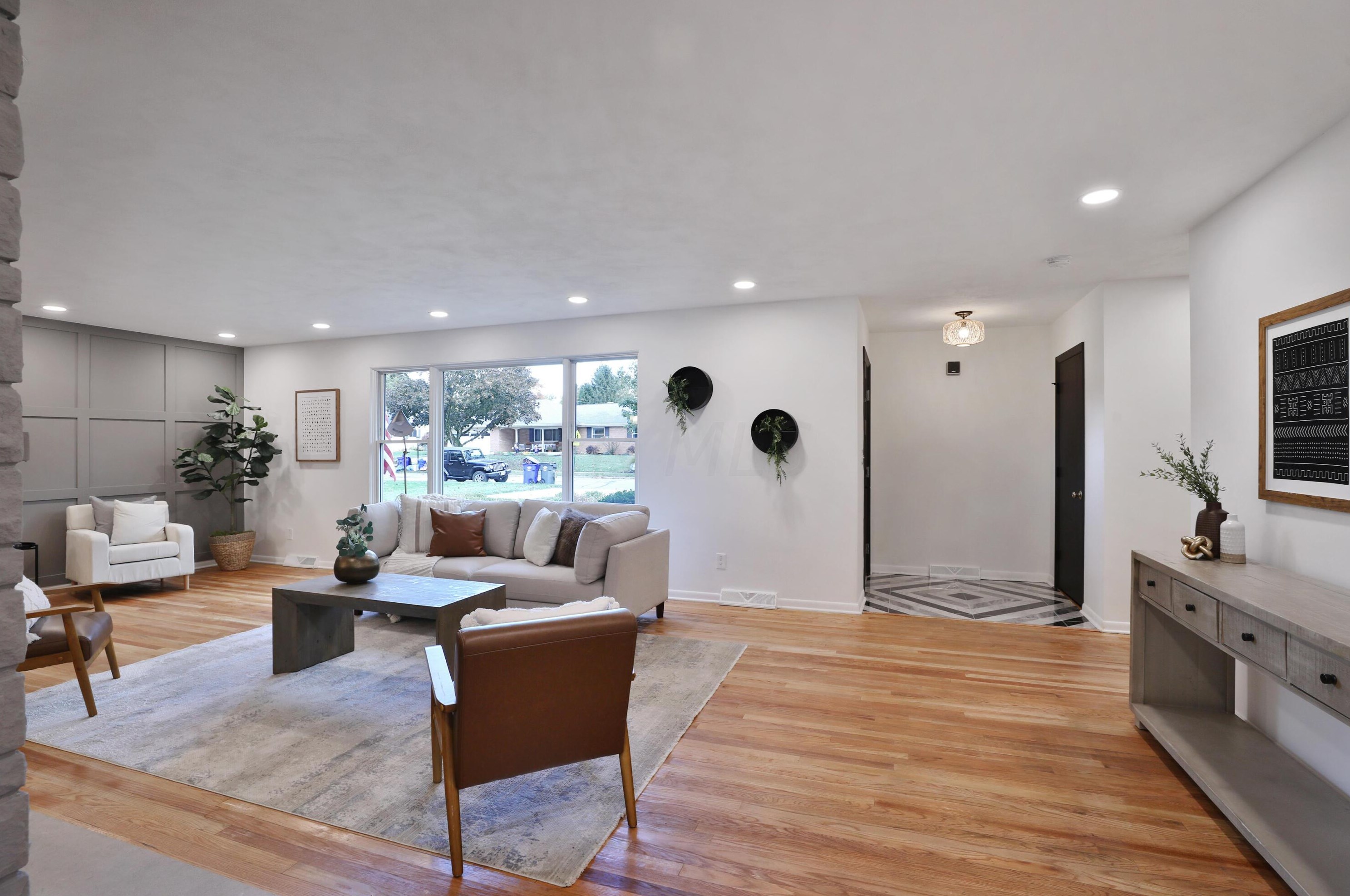 2277 Nayland Rd, Columbus OH  43220-4654 exterior