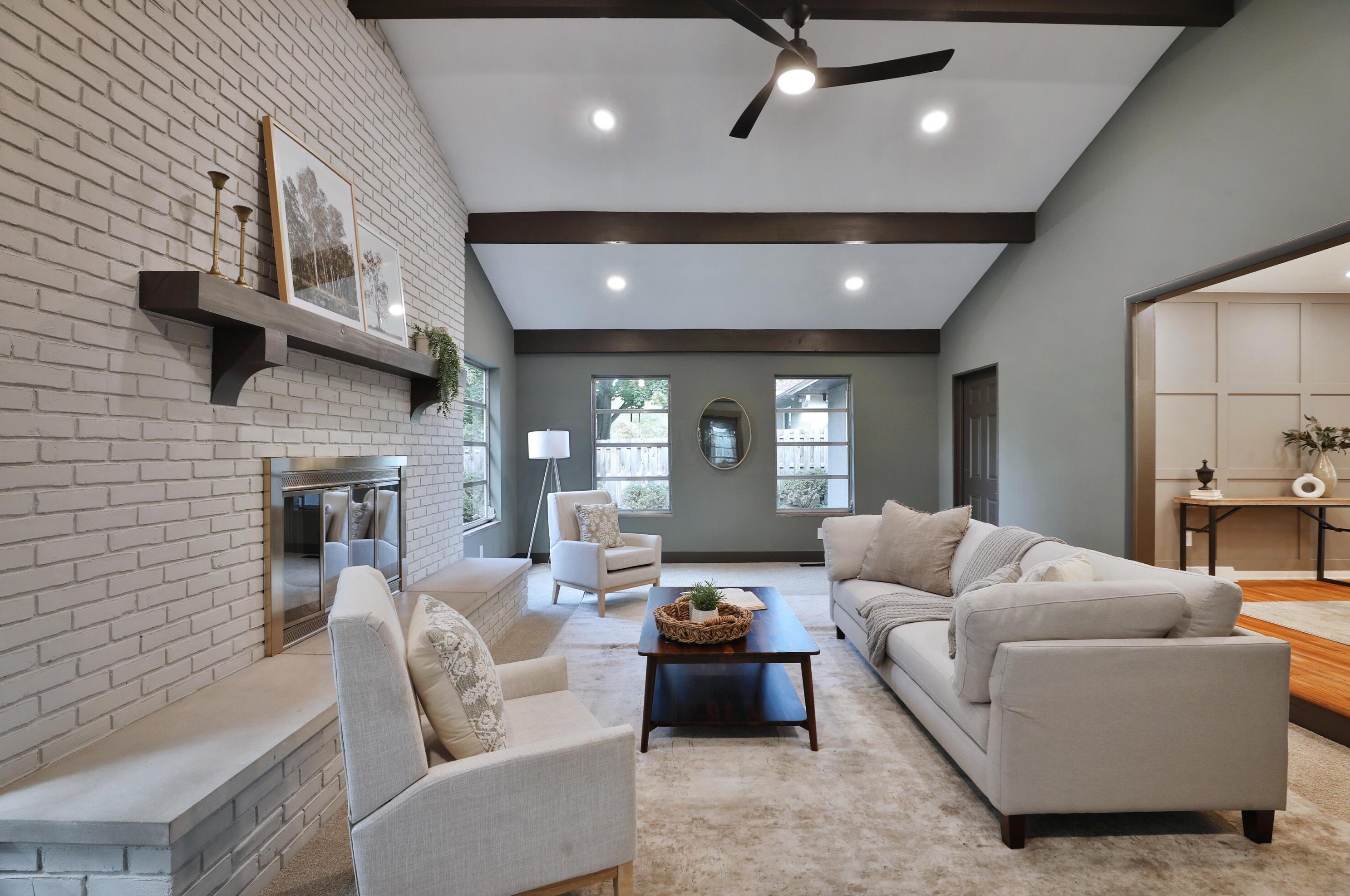 2277 Nayland Rd, Columbus OH  43220-4654 exterior