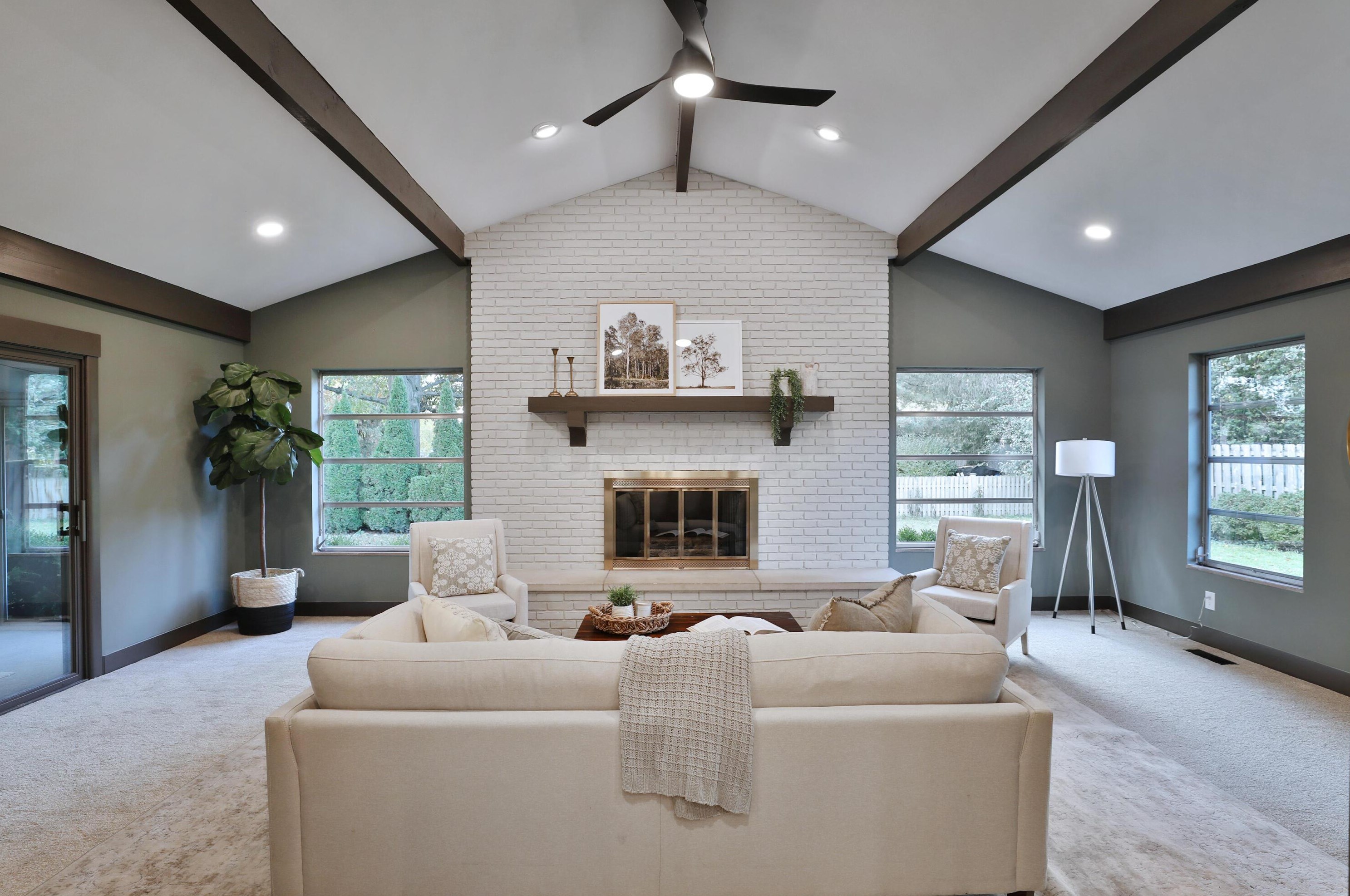 2277 Nayland Rd, Columbus OH  43220-4654 exterior