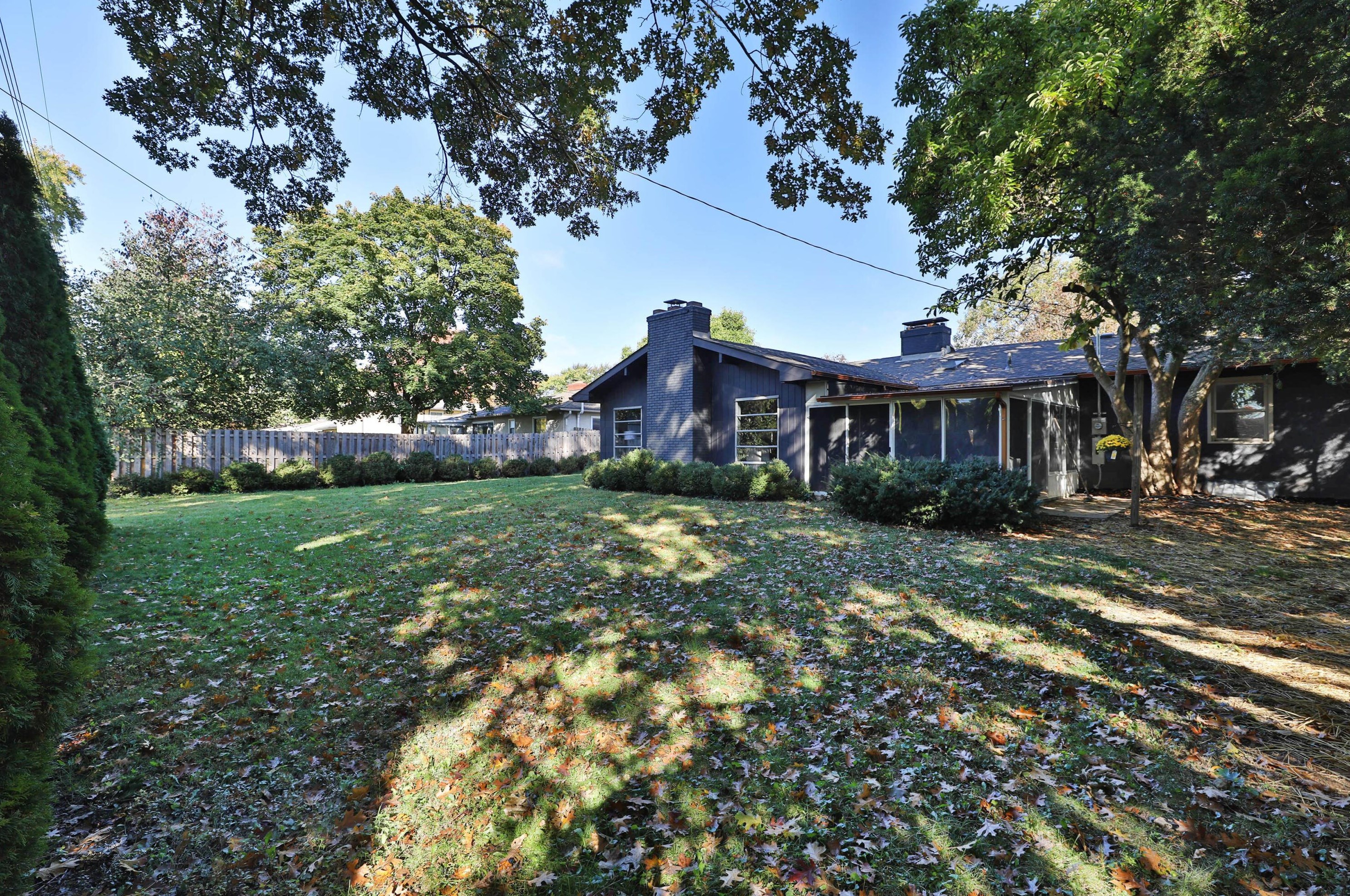 2277 Nayland Rd, Columbus OH  43220-4654 exterior