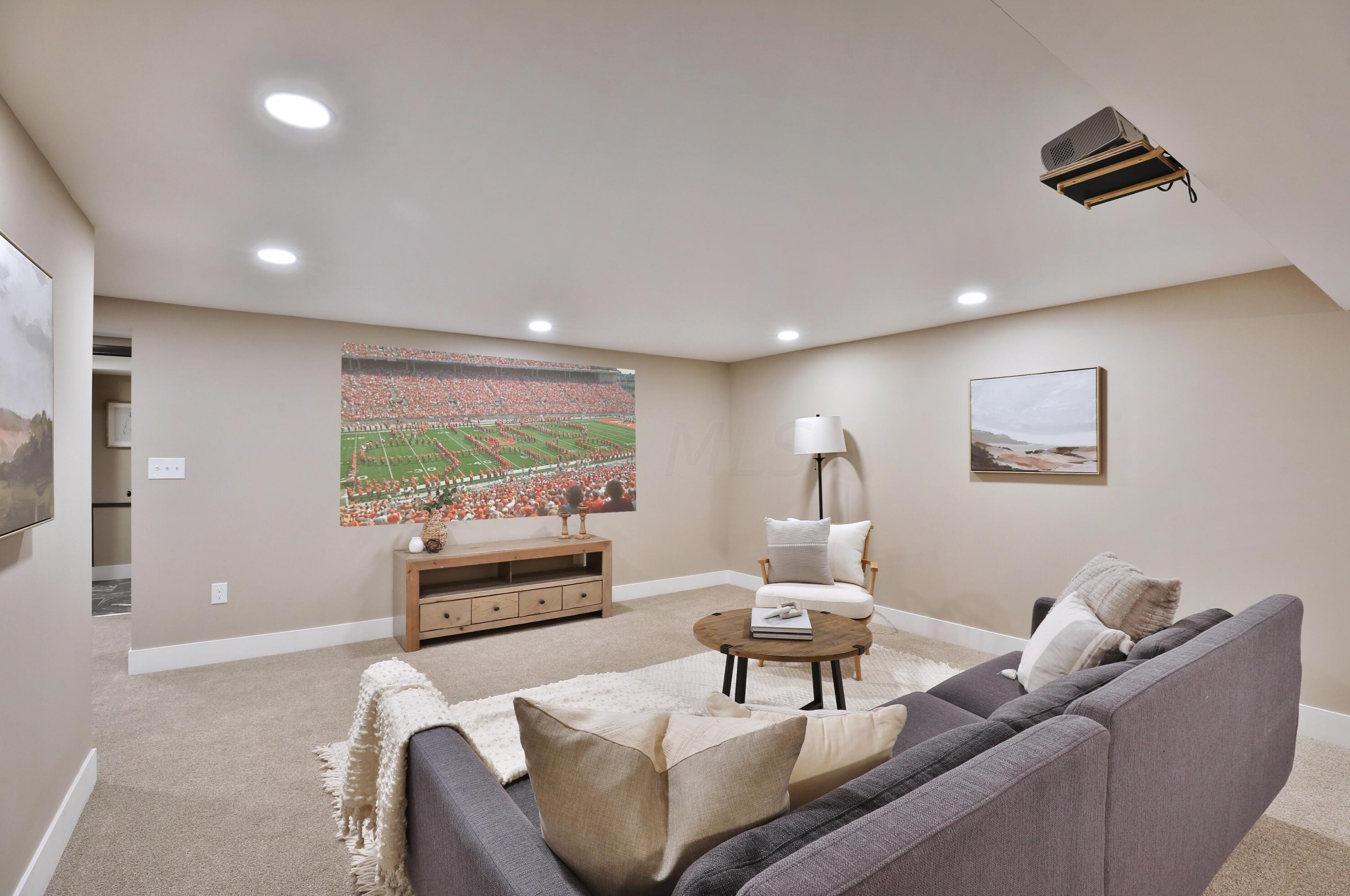 2277 Nayland Rd, Columbus OH  43220-4654 exterior