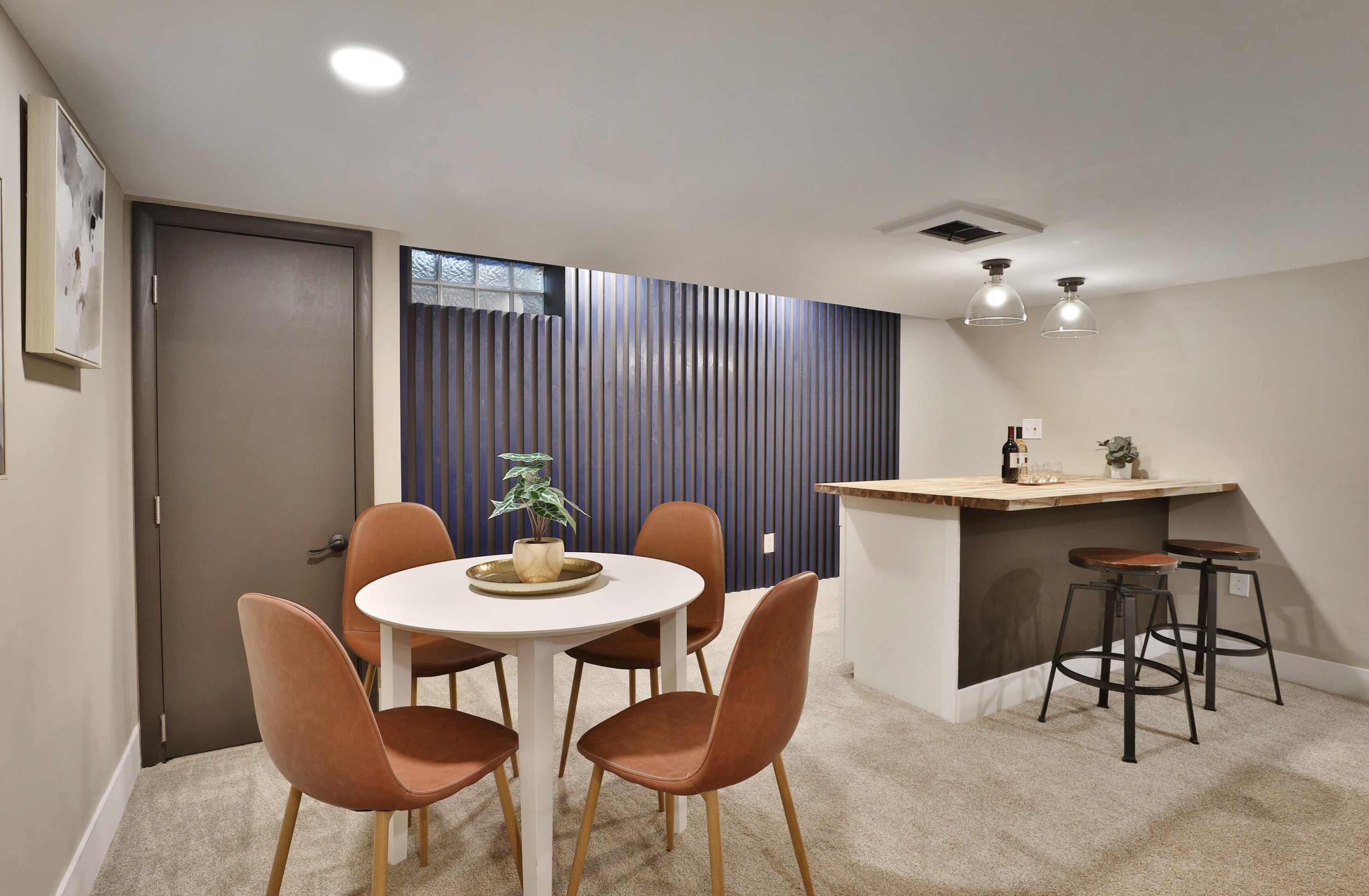 2277 Nayland Rd, Columbus OH  43220-4654 exterior