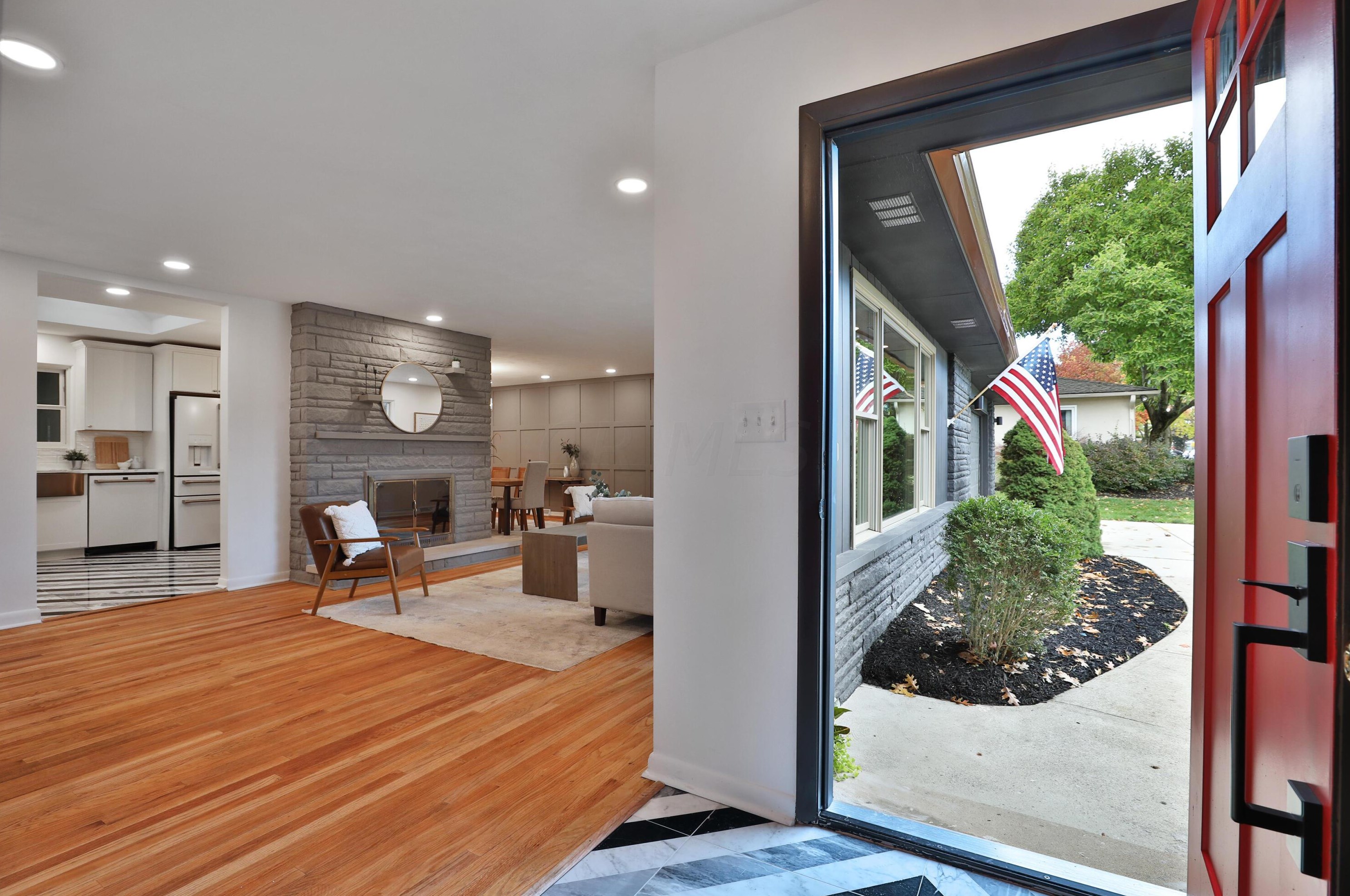 2277 Nayland Rd, Columbus OH  43220-4654 exterior