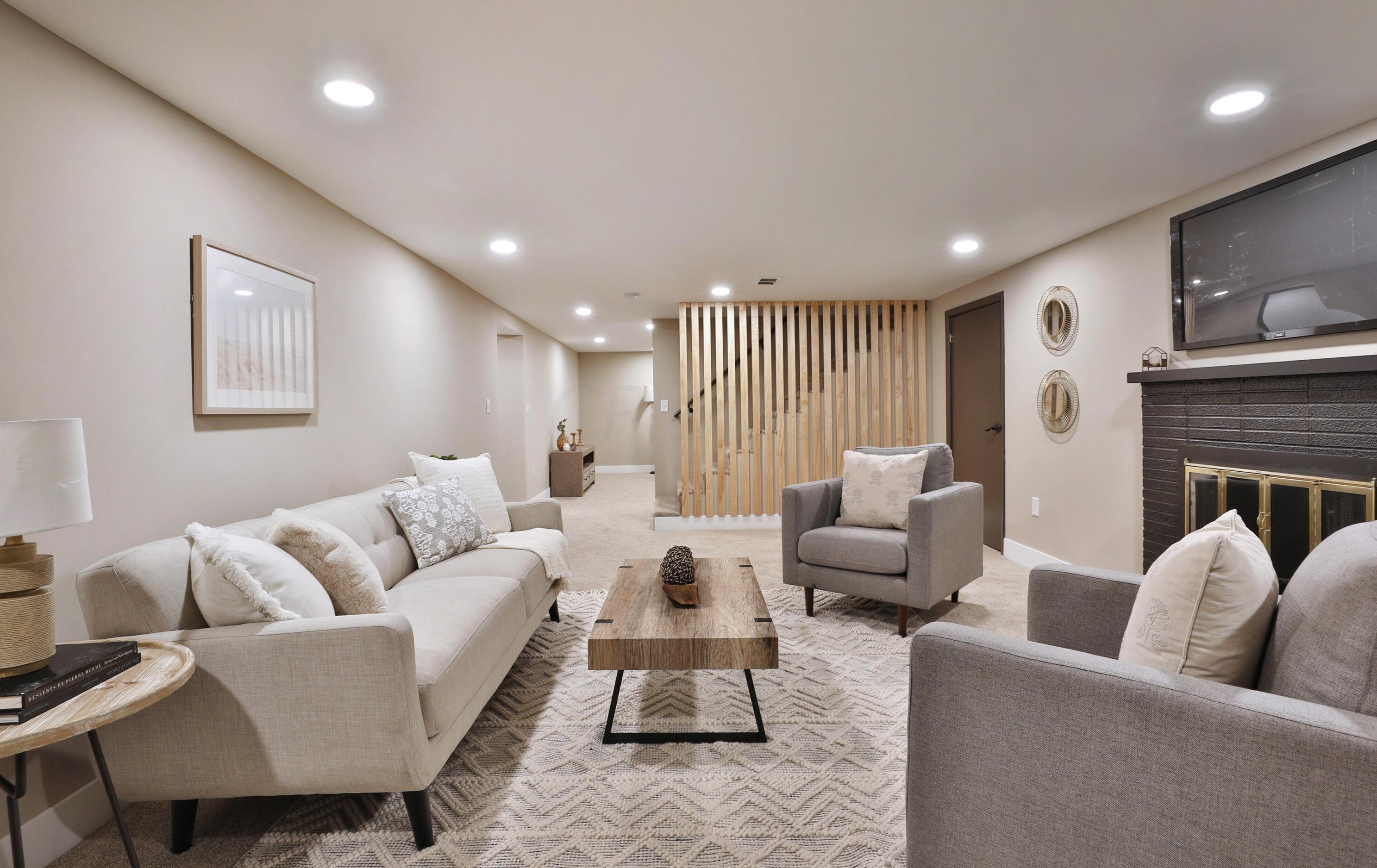 2277 Nayland Rd, Columbus OH  43220-4654 exterior