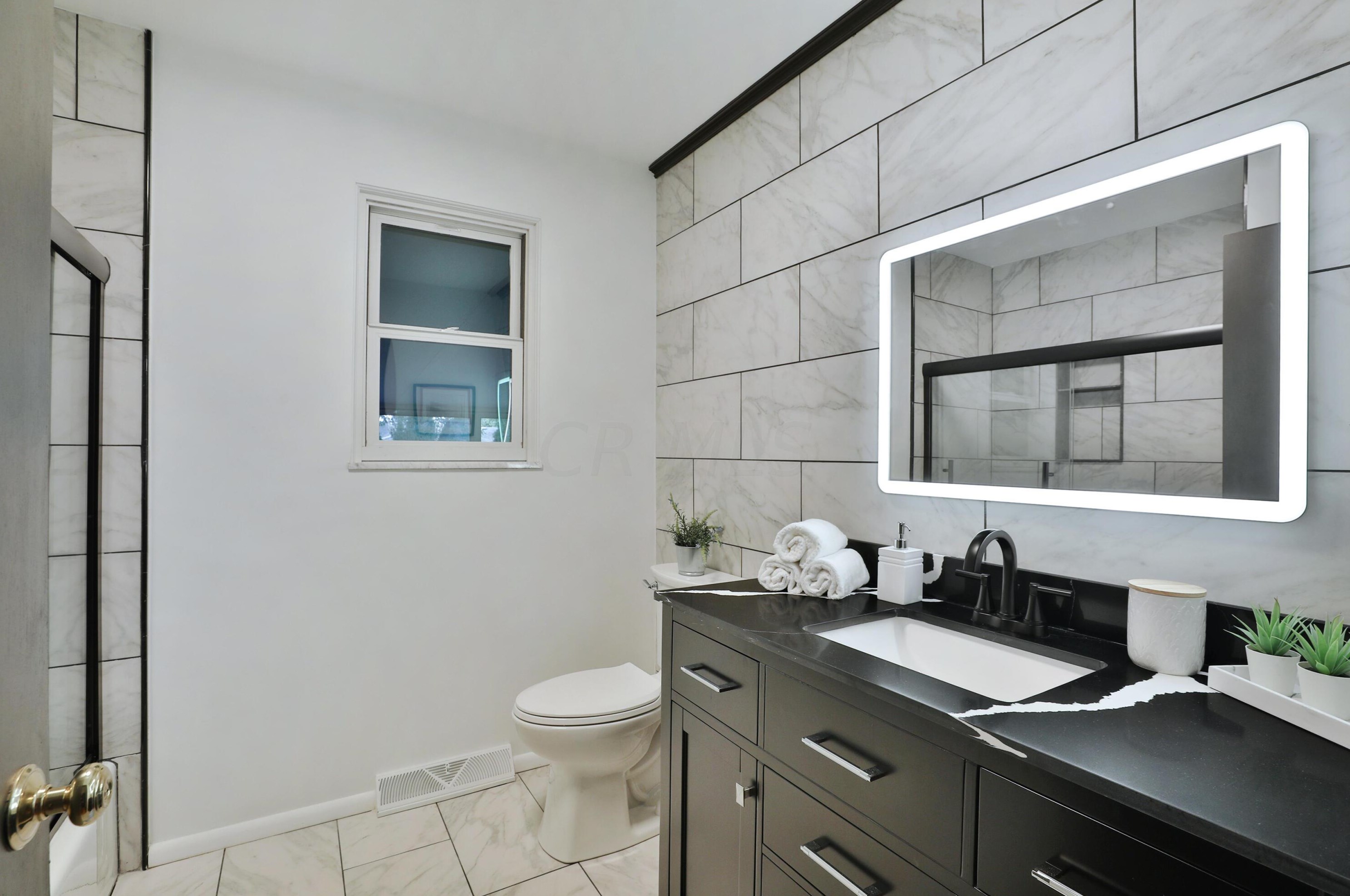 2277 Nayland Rd, Columbus OH  43220-4654 exterior