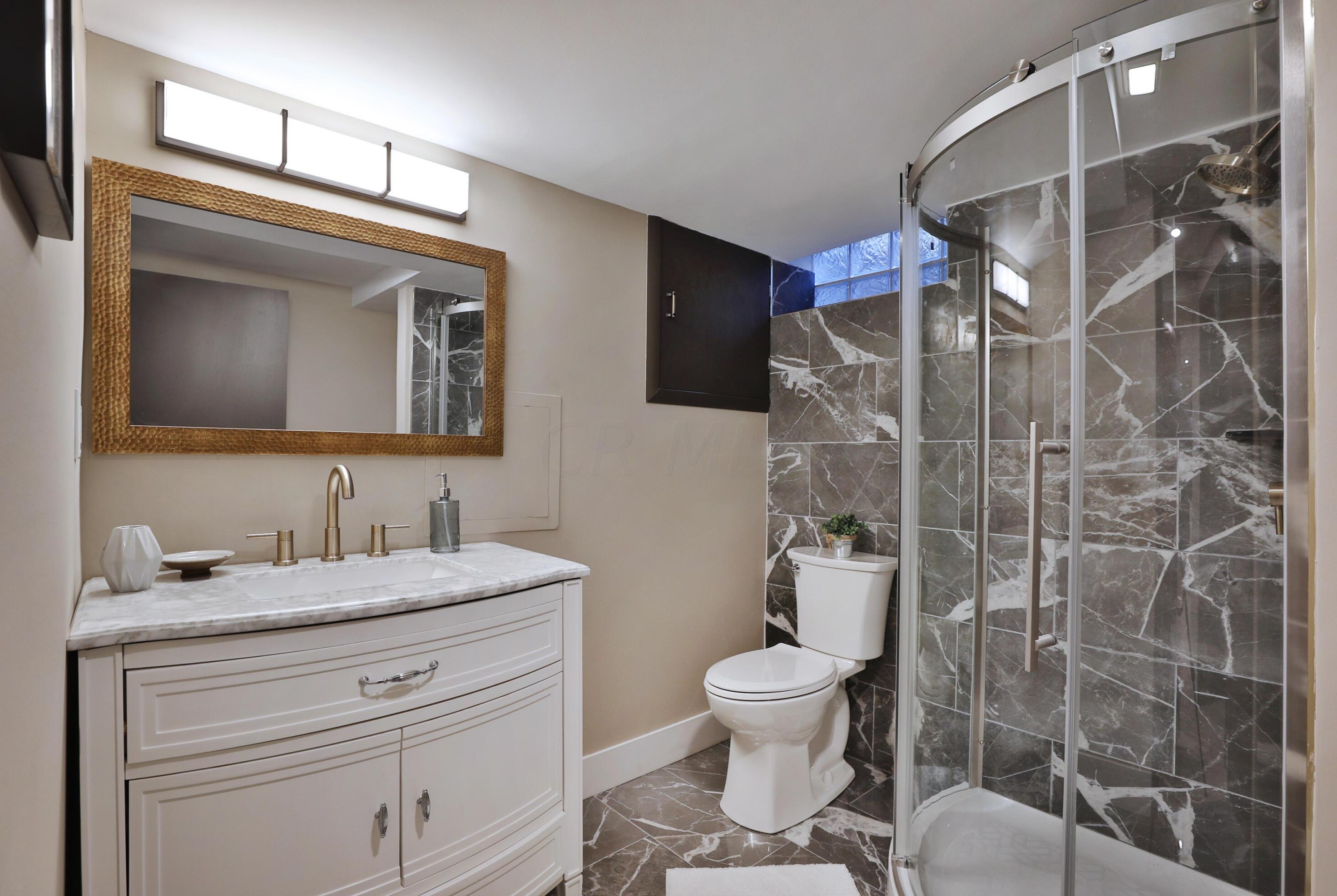 2277 Nayland Rd, Columbus OH  43220-4654 exterior