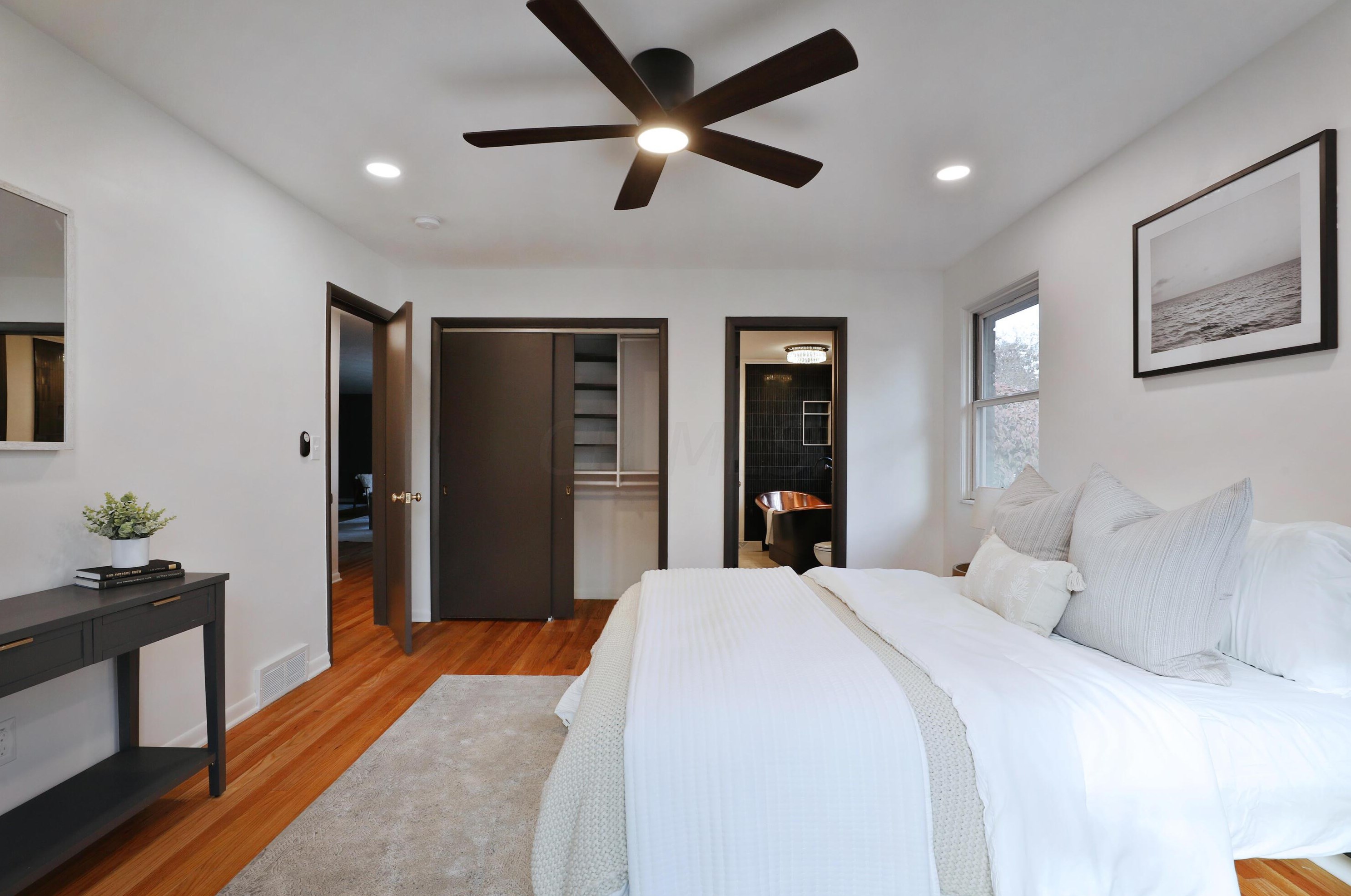 2277 Nayland Rd, Columbus OH  43220-4654 exterior