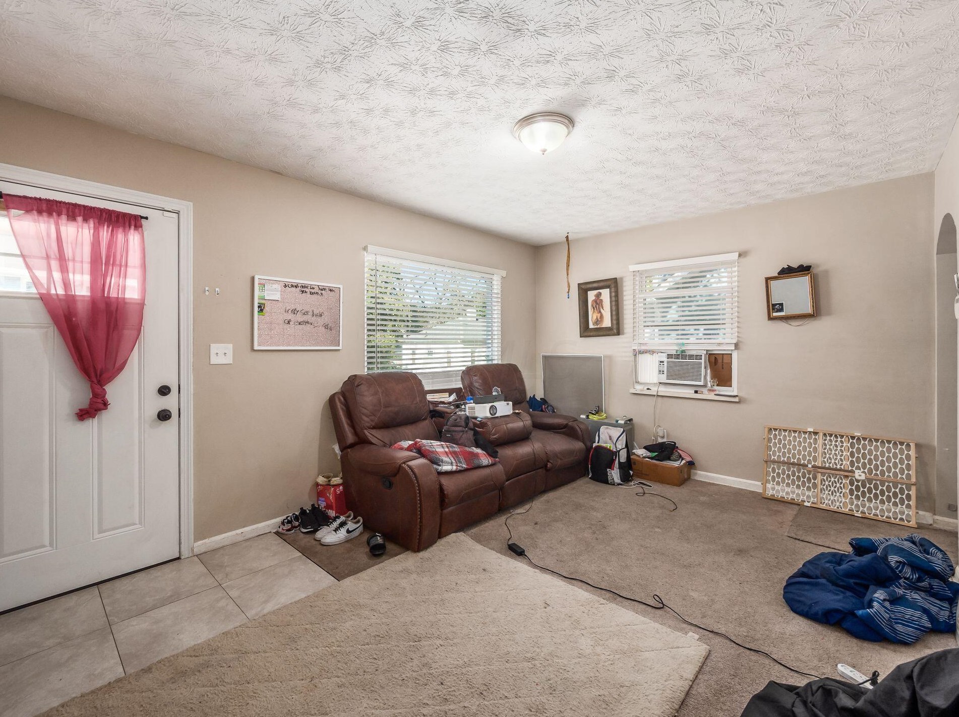 286 Wayne Ave, Columbus, OH 43204-3237