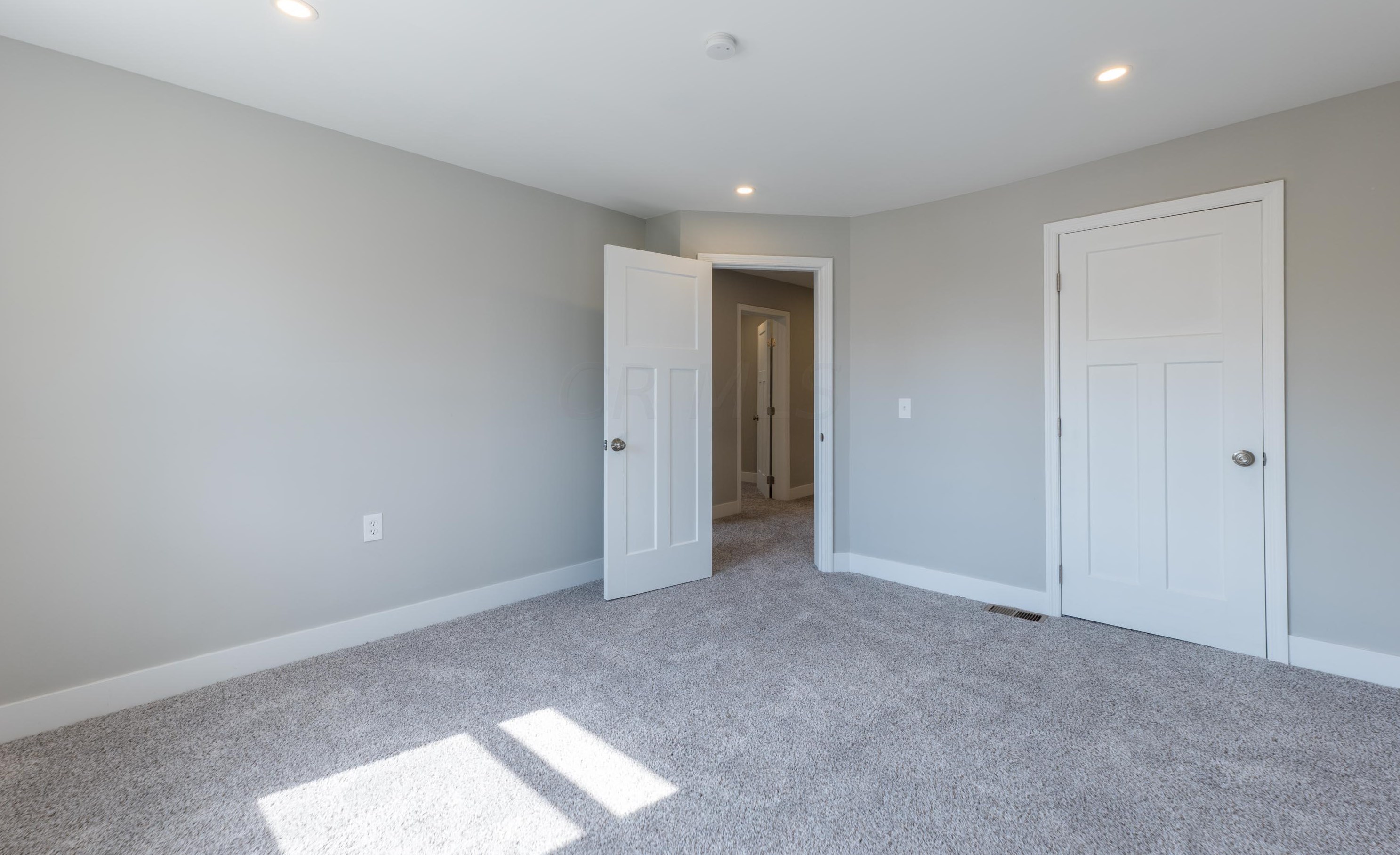 1930 Floral Ave, Columbus OH  43223-1245 exterior