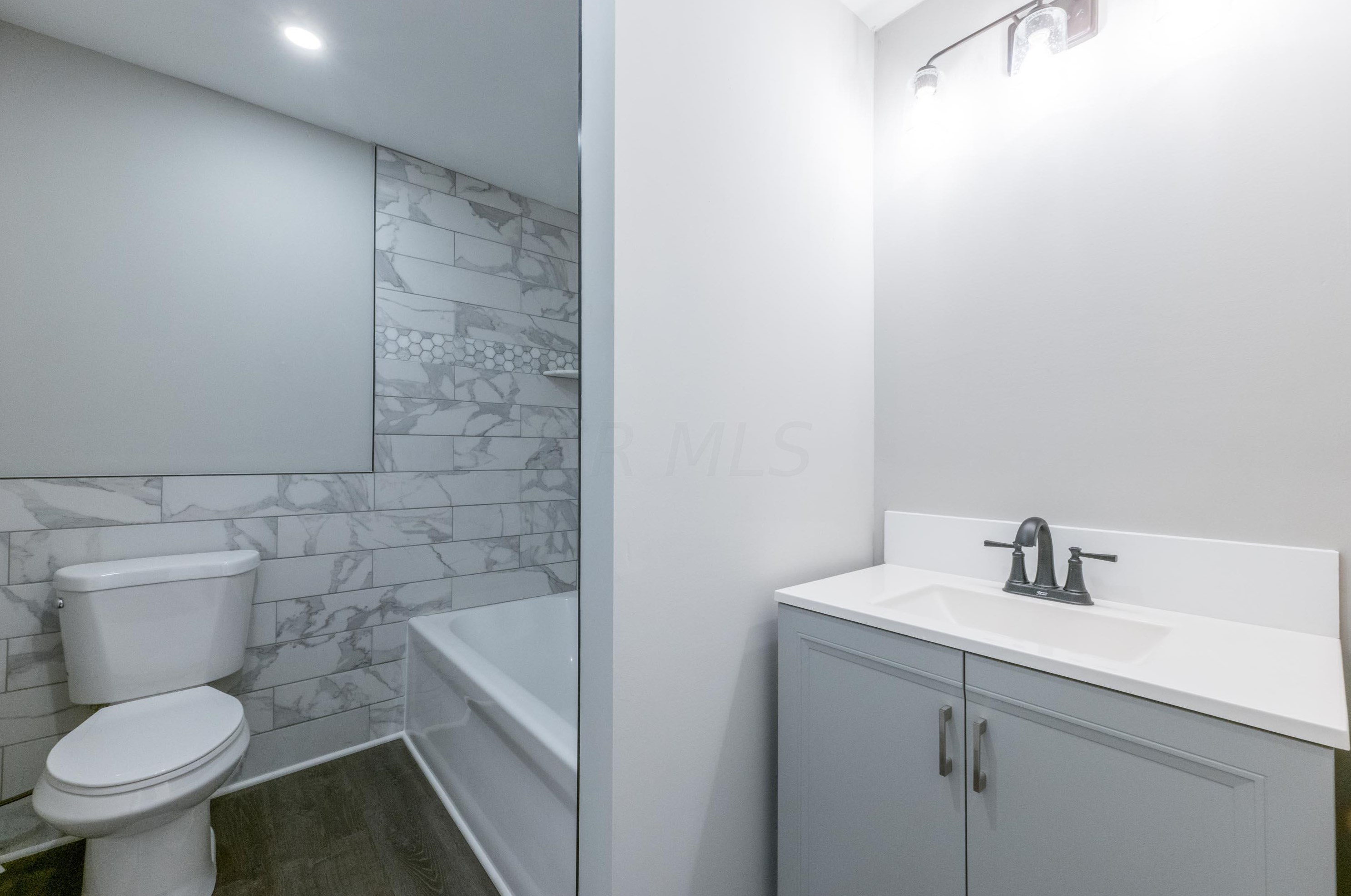 1930 Floral Ave, Columbus OH  43223-1245 exterior