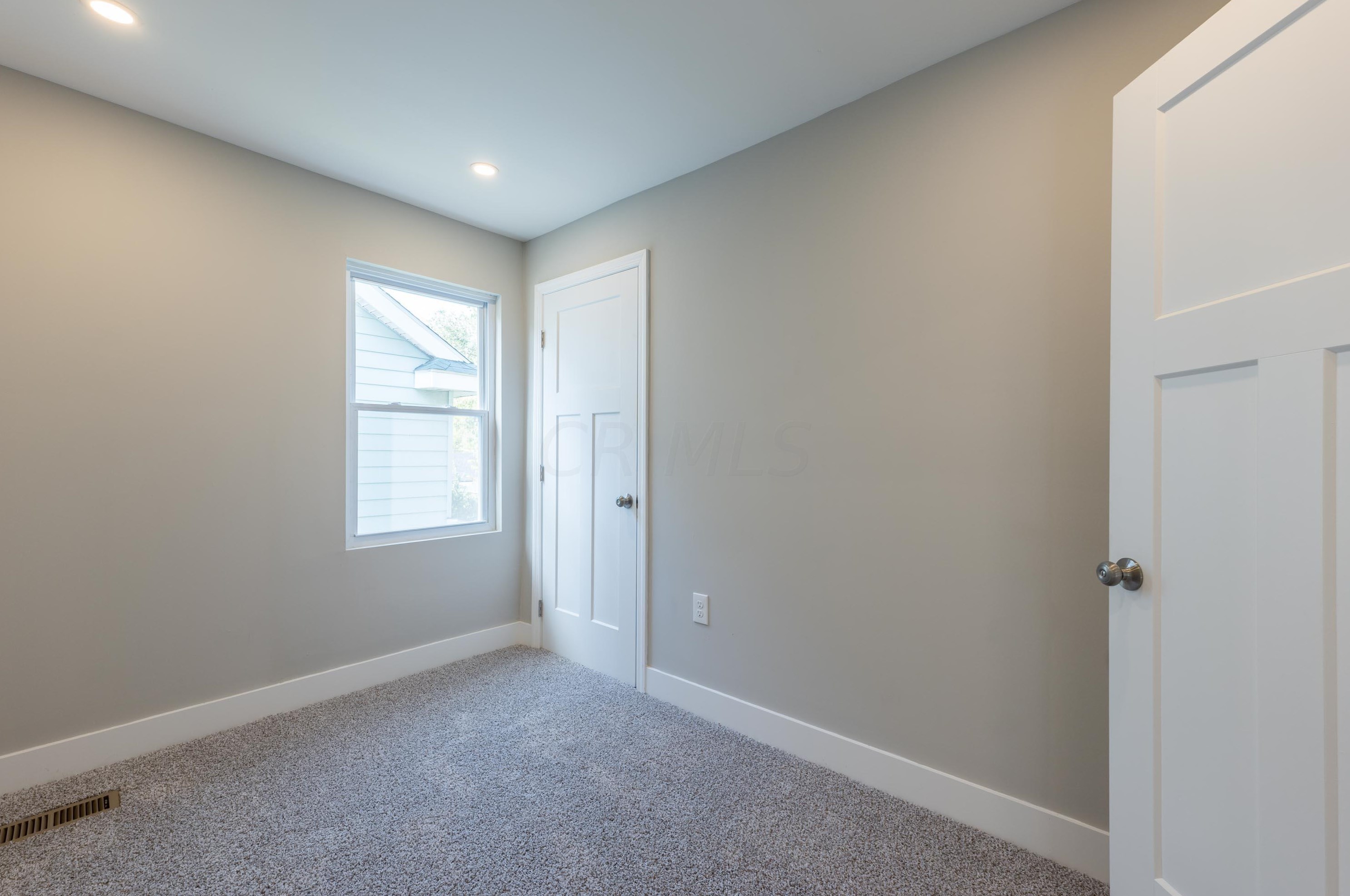 1930 Floral Ave, Columbus OH  43223-1245 exterior