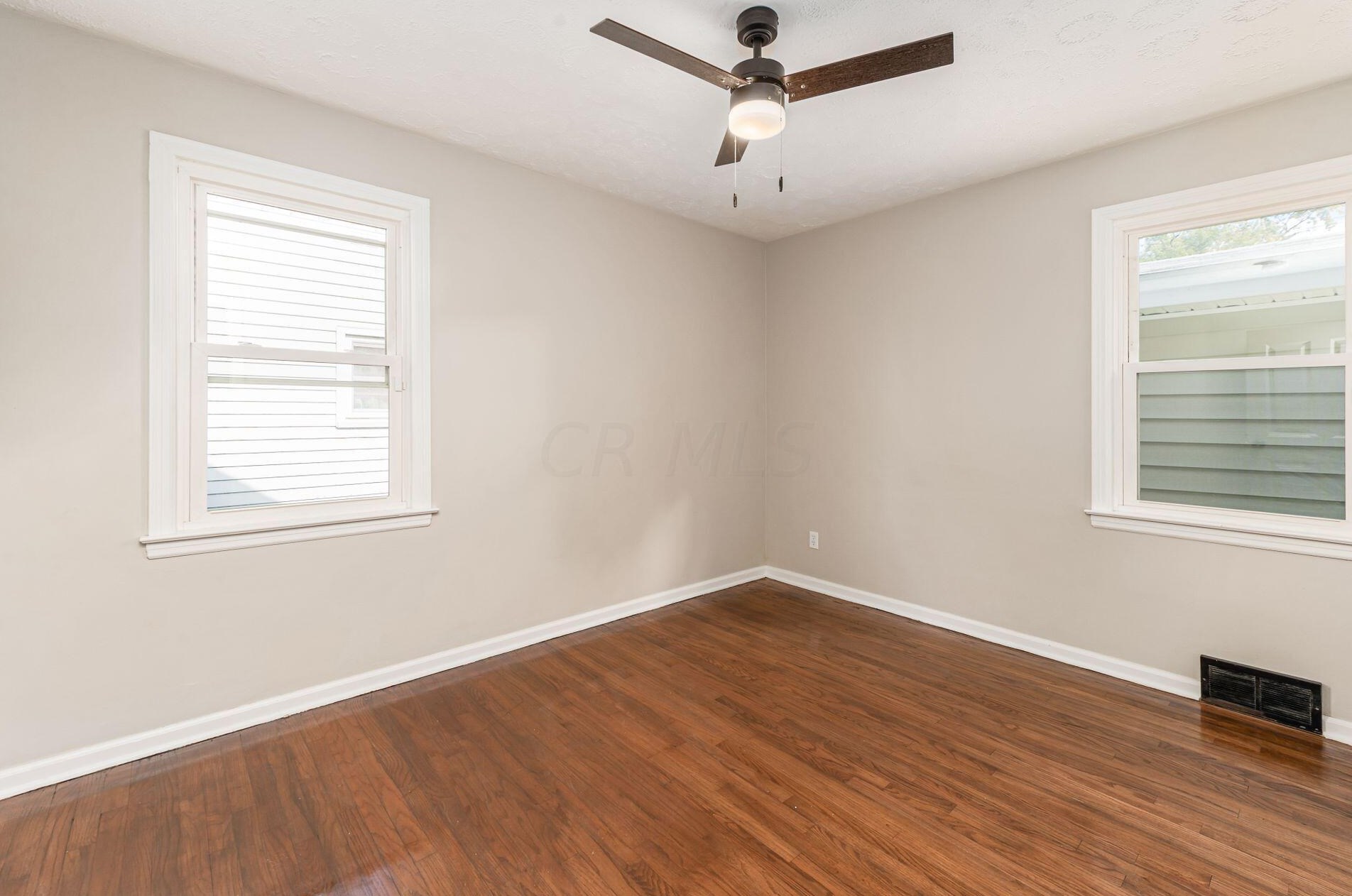 958 Erickson Ave, Columbus OH 43213-3026 exterior