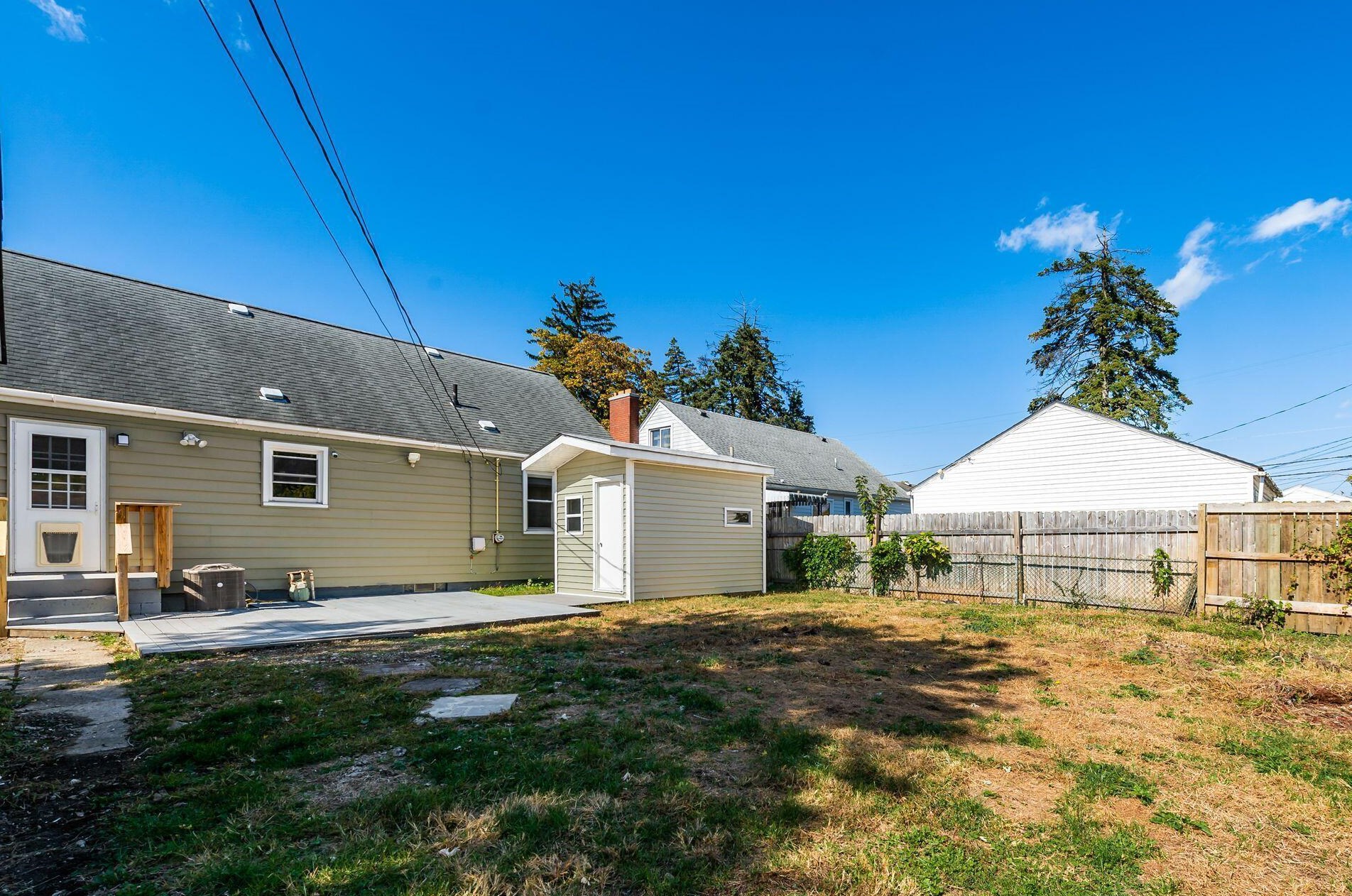 958 Erickson Ave, Columbus OH 43213-3026 exterior