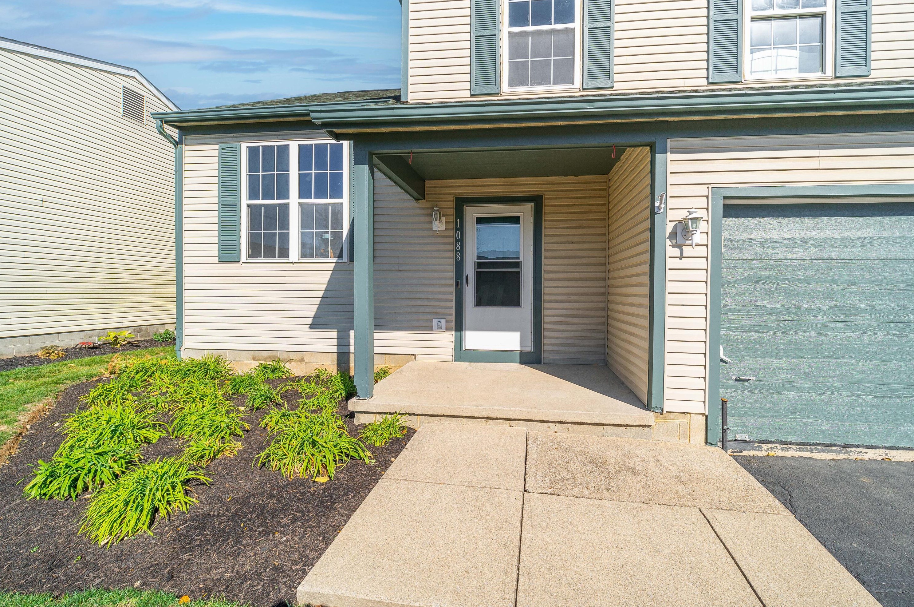 1088 Lavender Ln, Columbus, OH 43207-4290