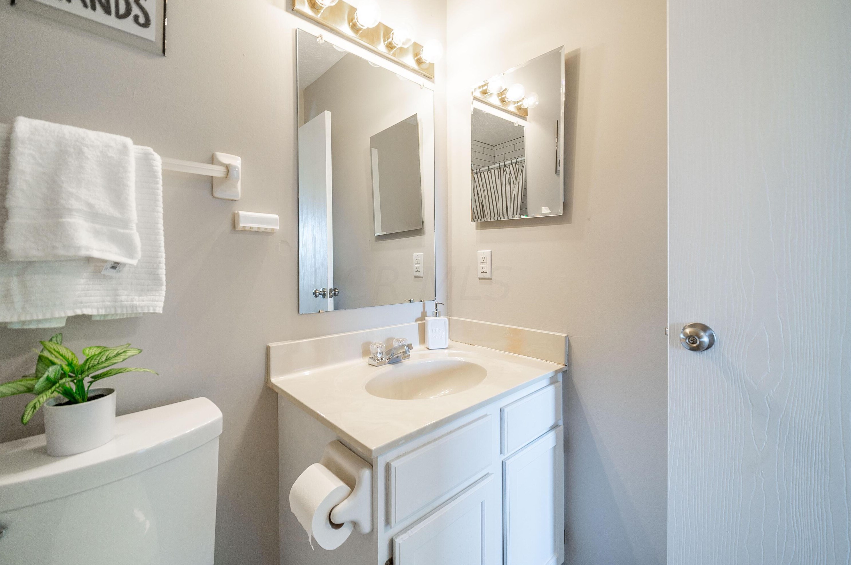 1088 Lavender Ln, Columbus OH 43207-4289 exterior