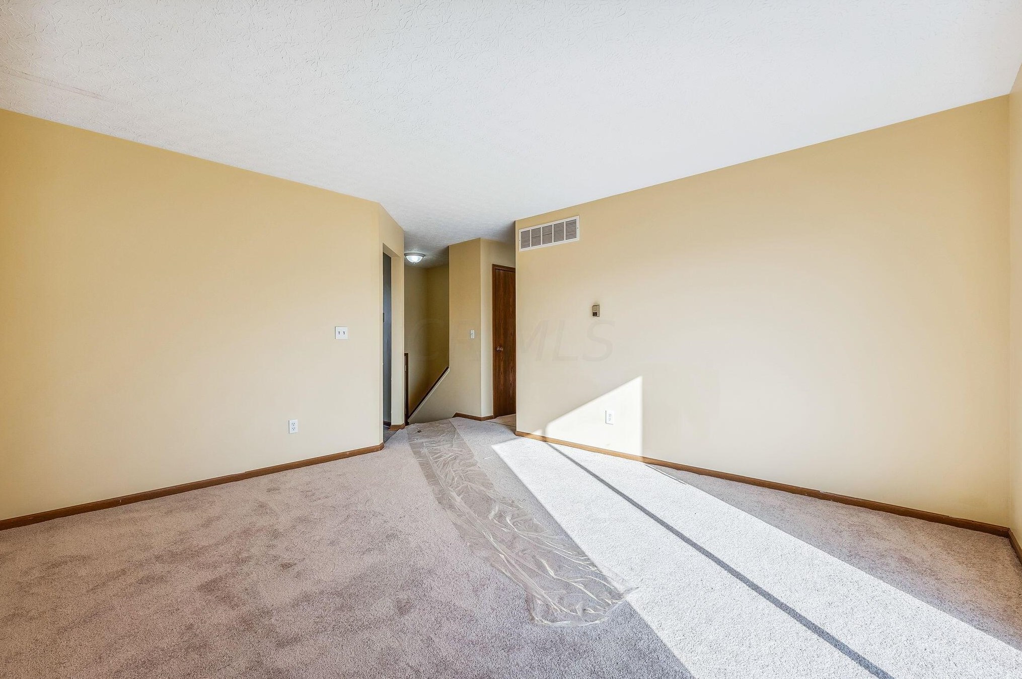 2980 Blue Moon Dr, Columbus OH  43232-5490 exterior