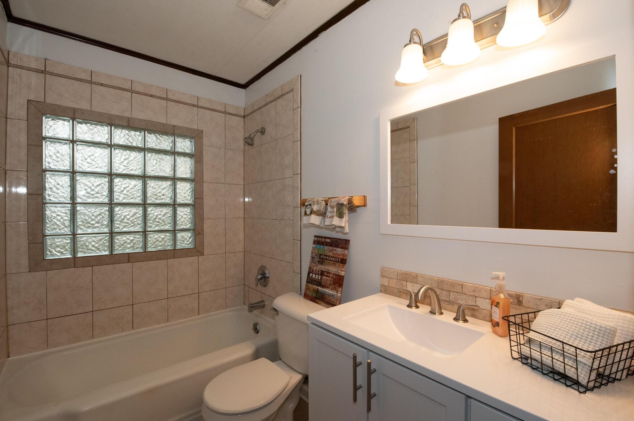 937 Ashburton Rd, Columbus OH 43227-1029 exterior