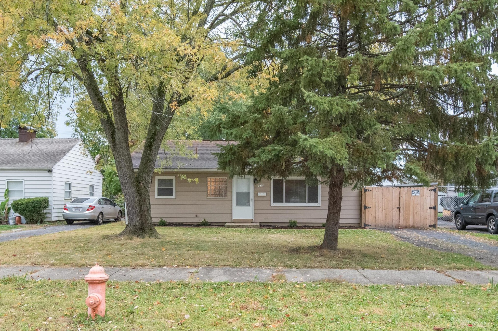 937 Ashburton Rd, Columbus, OH 43227-1028