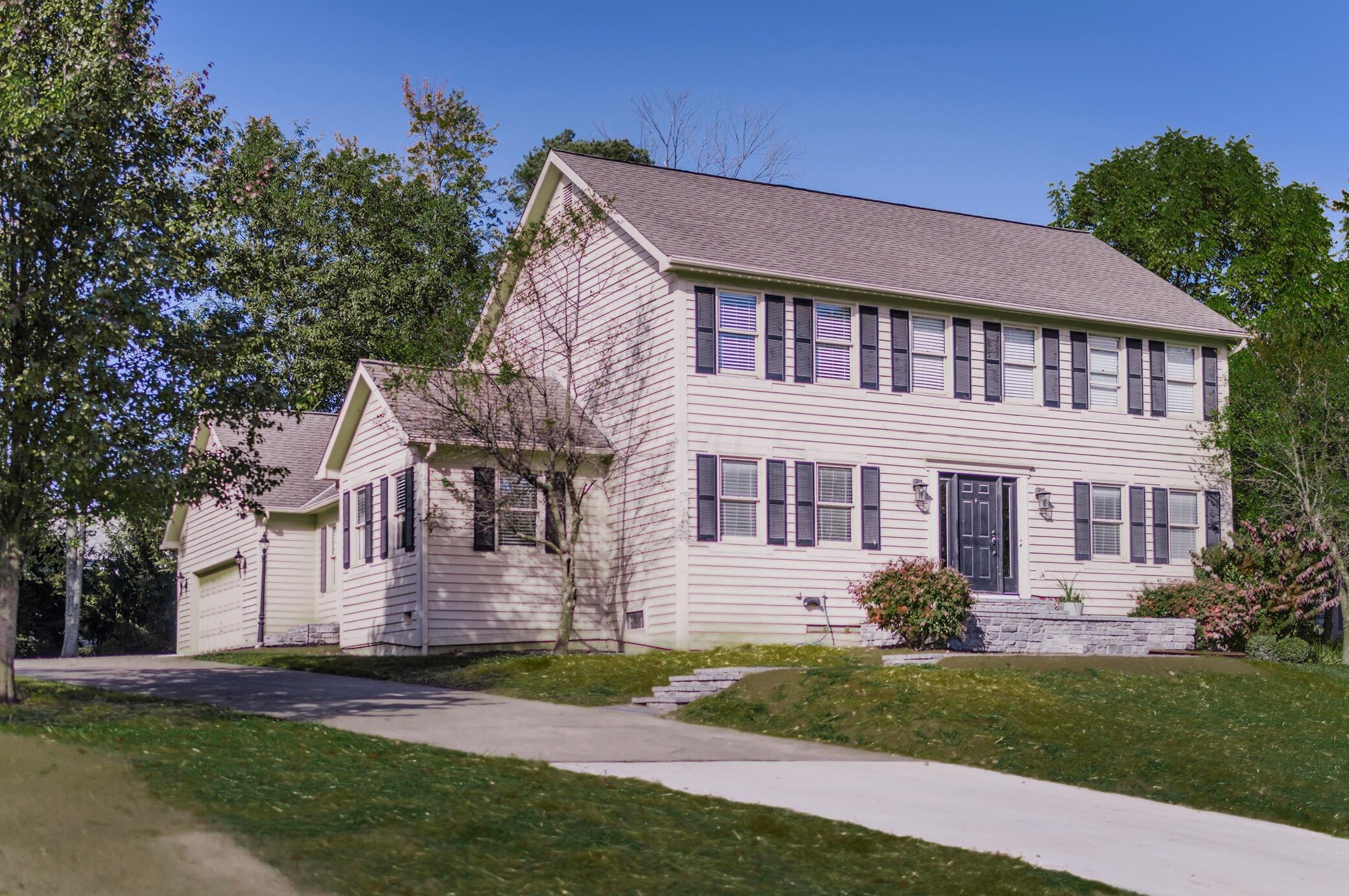 478 Old Mill Dr, Columbus, OH 43230-2268
