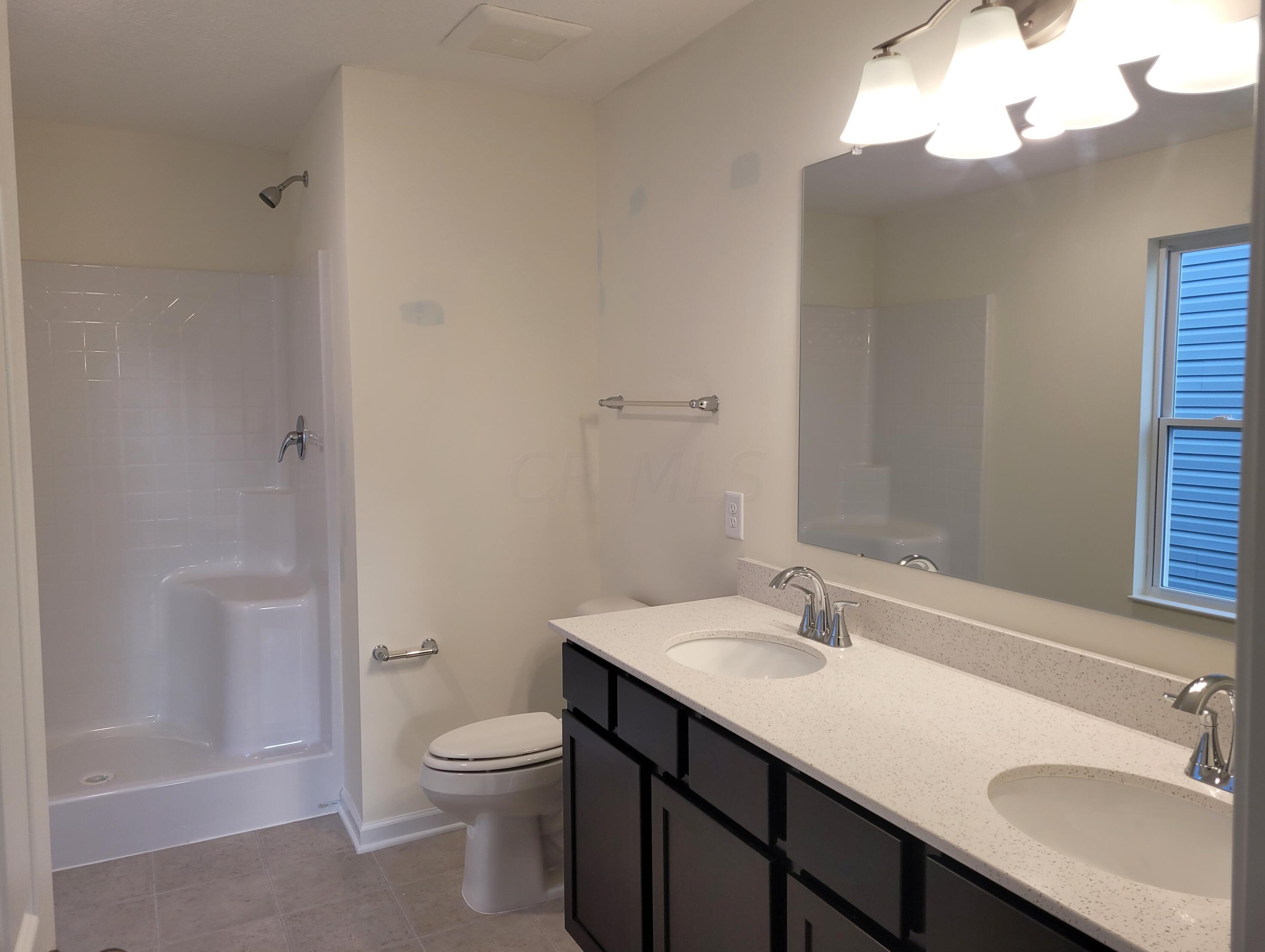 2912 Horsham Dr, Darbydale OH  43123-2116 exterior