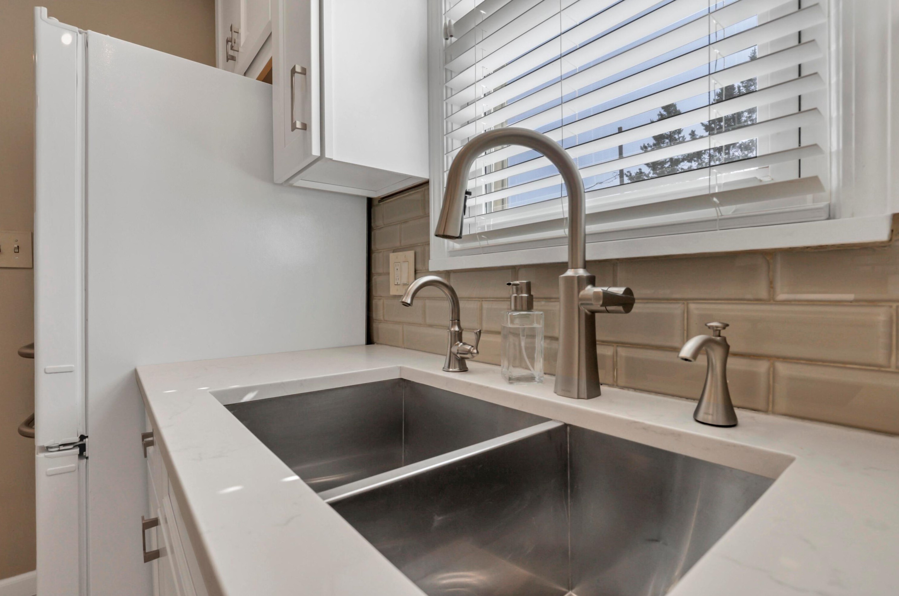 23 Weisheimer Rd, Columbus OH 43214-2145 exterior