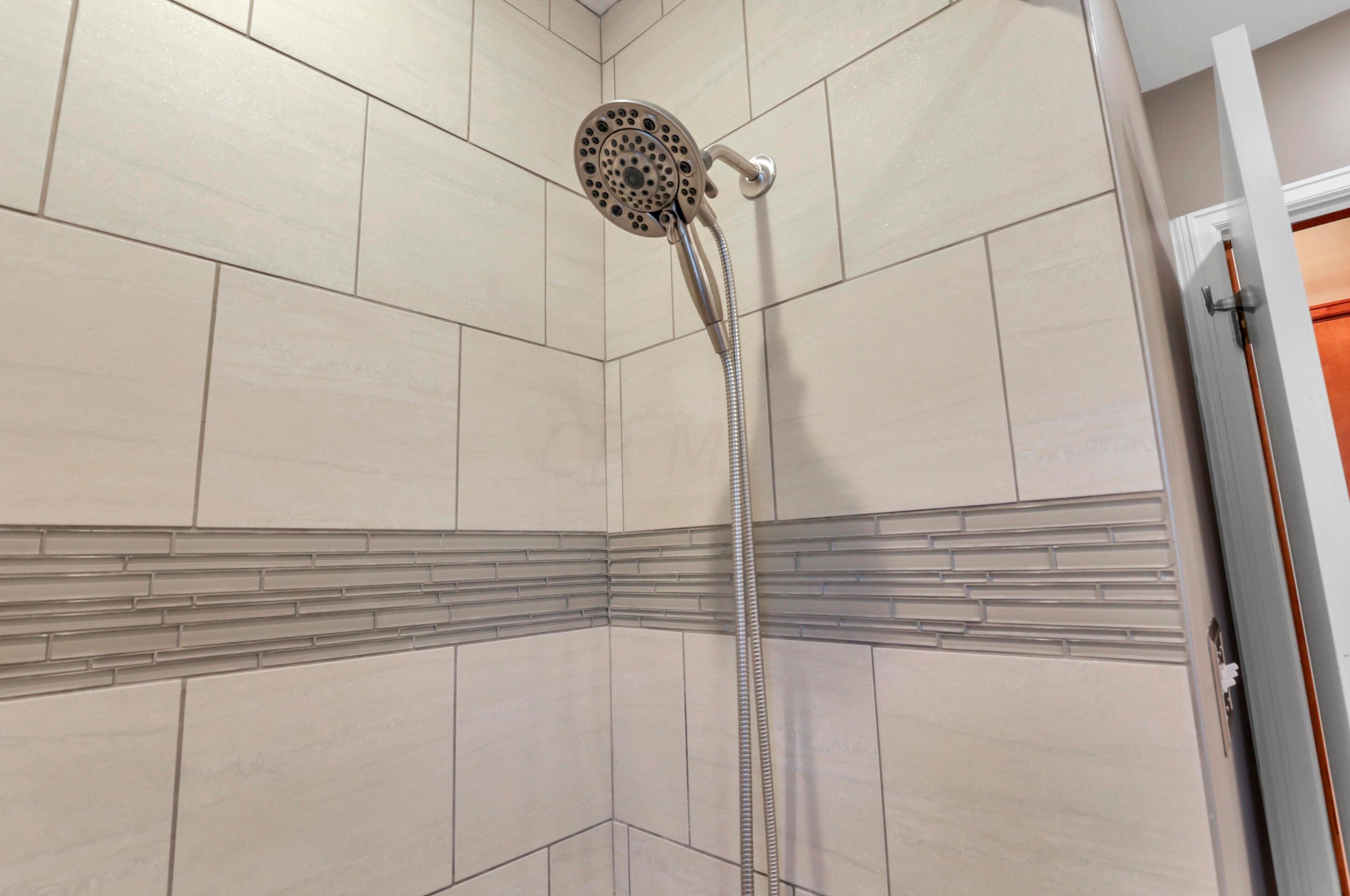 23 Weisheimer Rd, Columbus OH 43214-2145 exterior