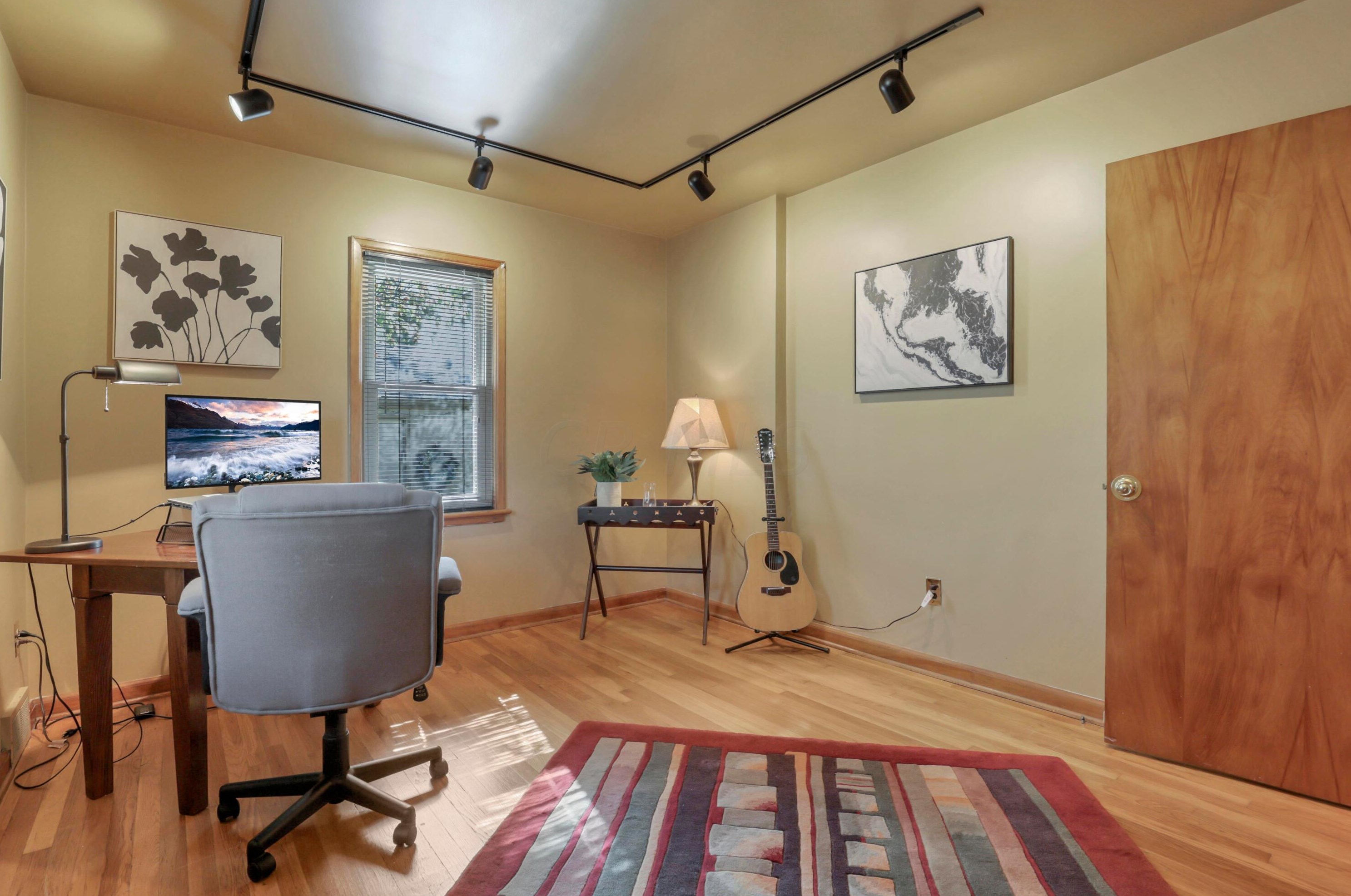 23 Weisheimer Rd, Columbus OH 43214-2145 exterior