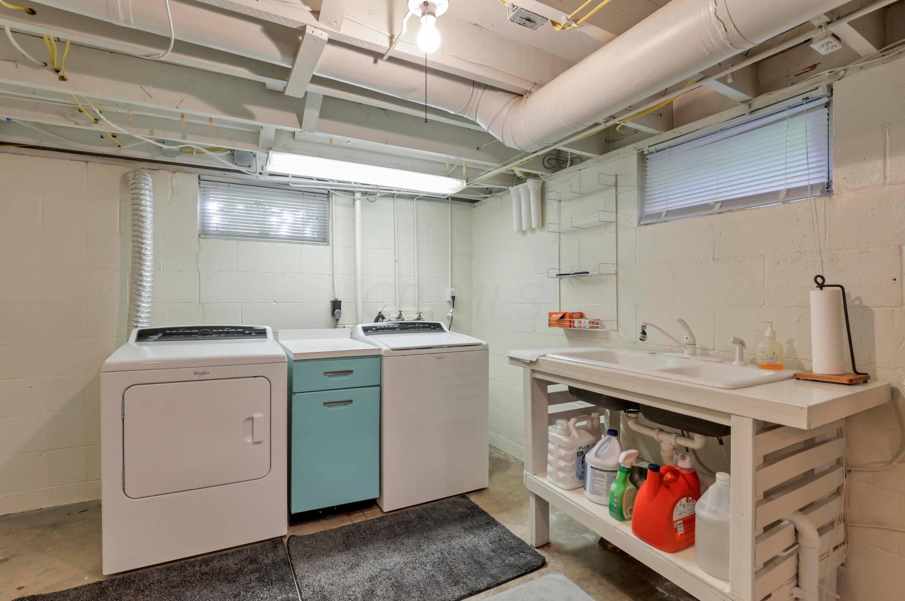 23 Weisheimer Rd, Columbus OH 43214-2145 exterior