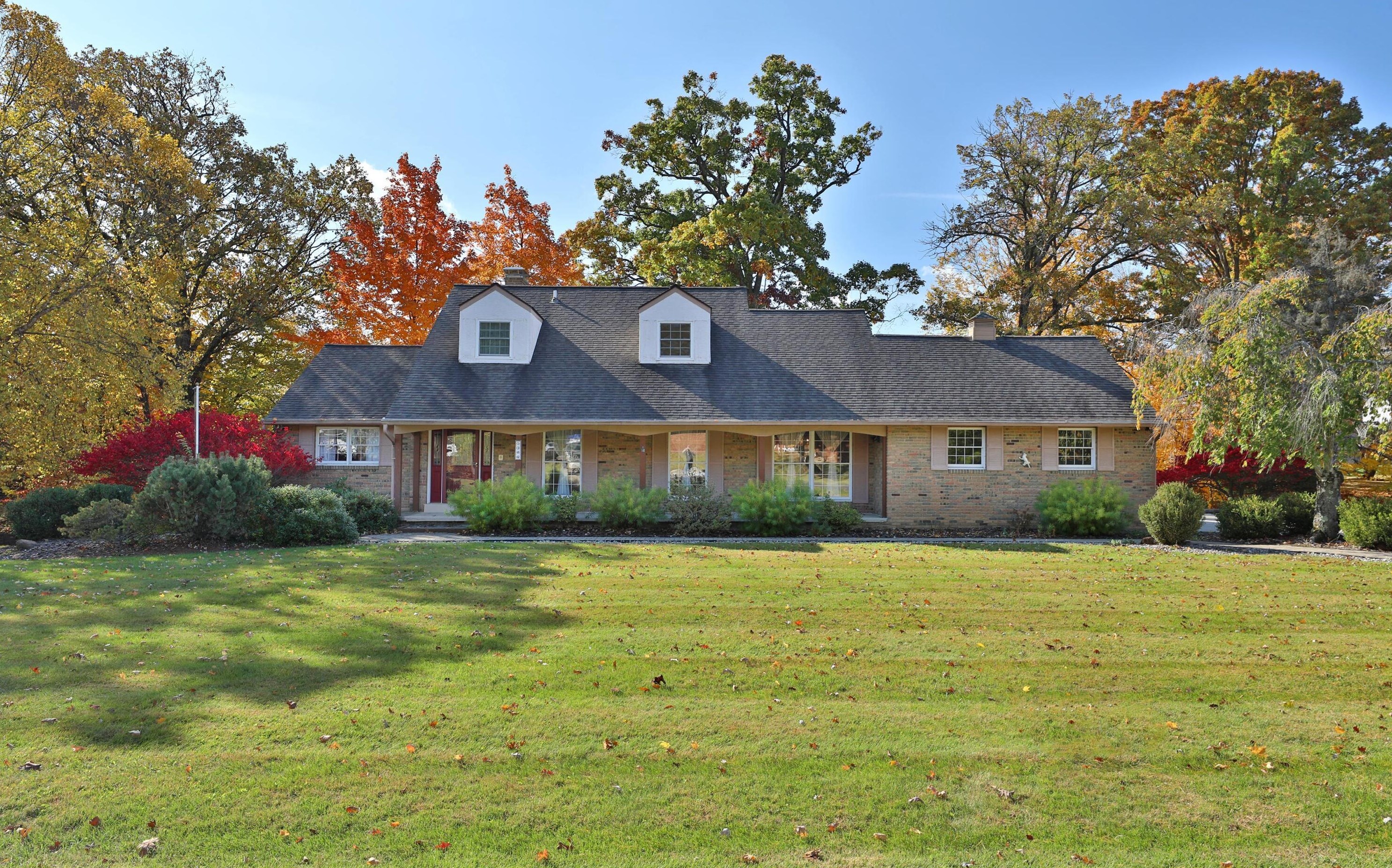 5384 Spruce Ln, Westerville, OH 43082-9005