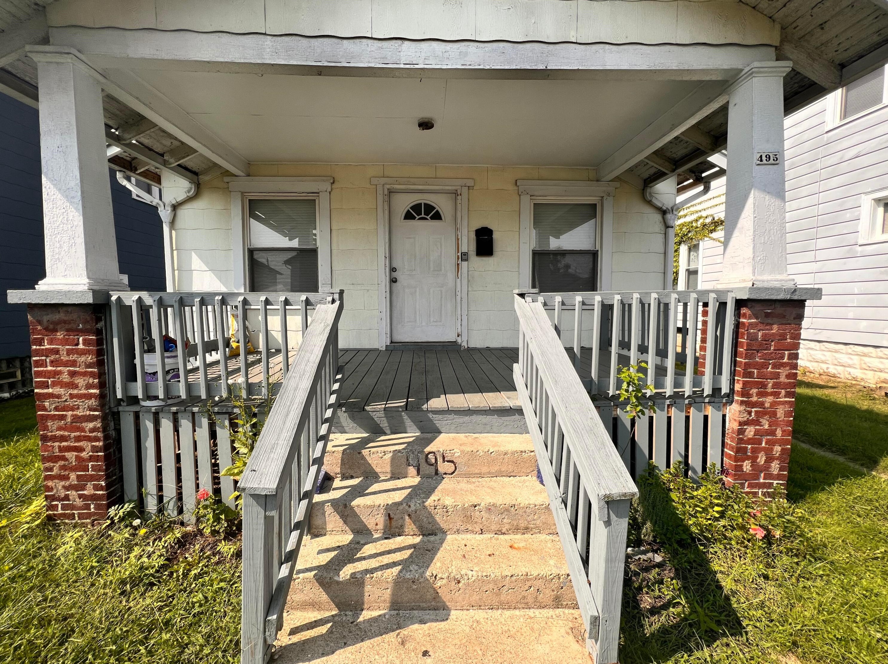 495 Catherine St, Columbus, OH 43223-1966