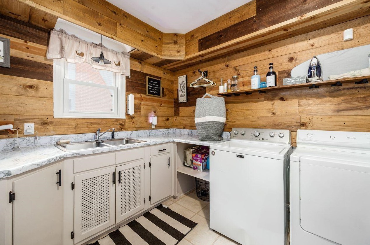 417 Lake St, Lancaster OH 43130-2660 exterior