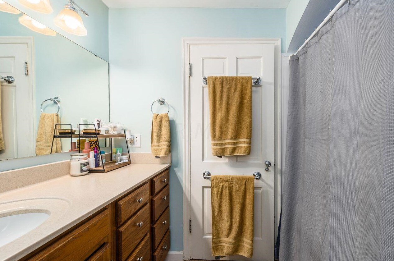 417 Lake St, Lancaster OH 43130-2660 exterior