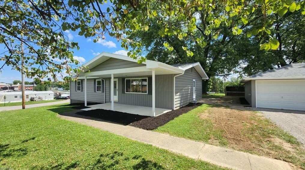 3460 Moxahala Park Rd, Zanesville, OH 43701