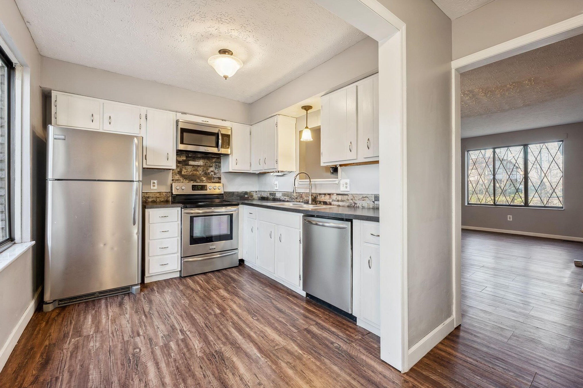 3050 Cooper Bluff Dr, Columbus, OH 43231-2959
