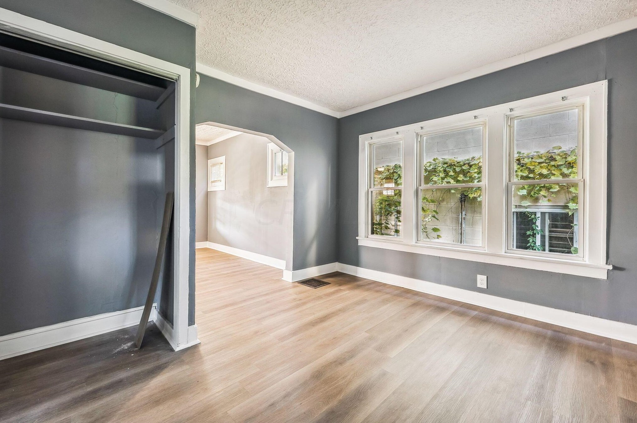 1010 15th Ave, Columbus OH 43211-2418 exterior